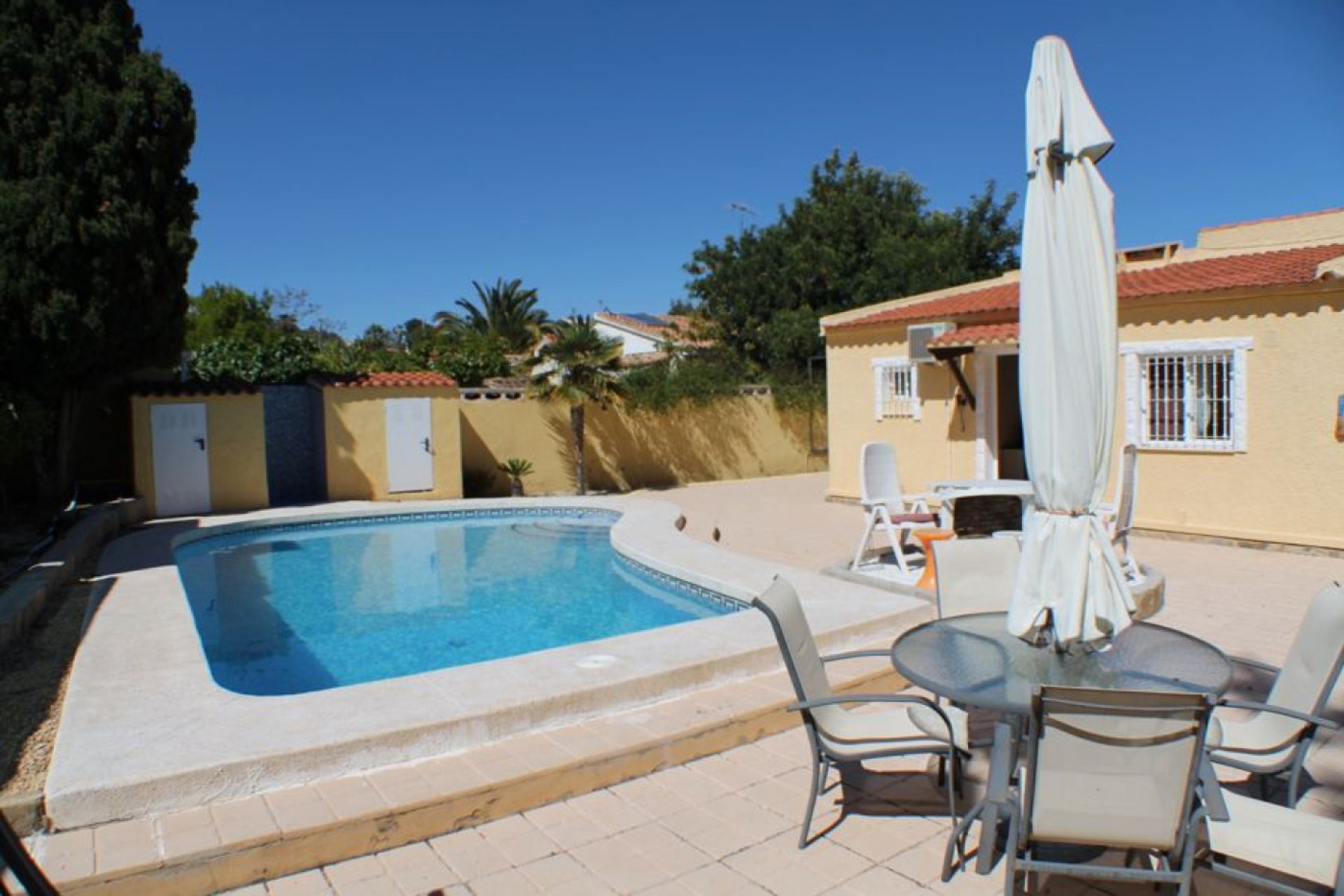 Detached villa with private pool and garden in quiet Alfaz del Pi, 3 bedrooms