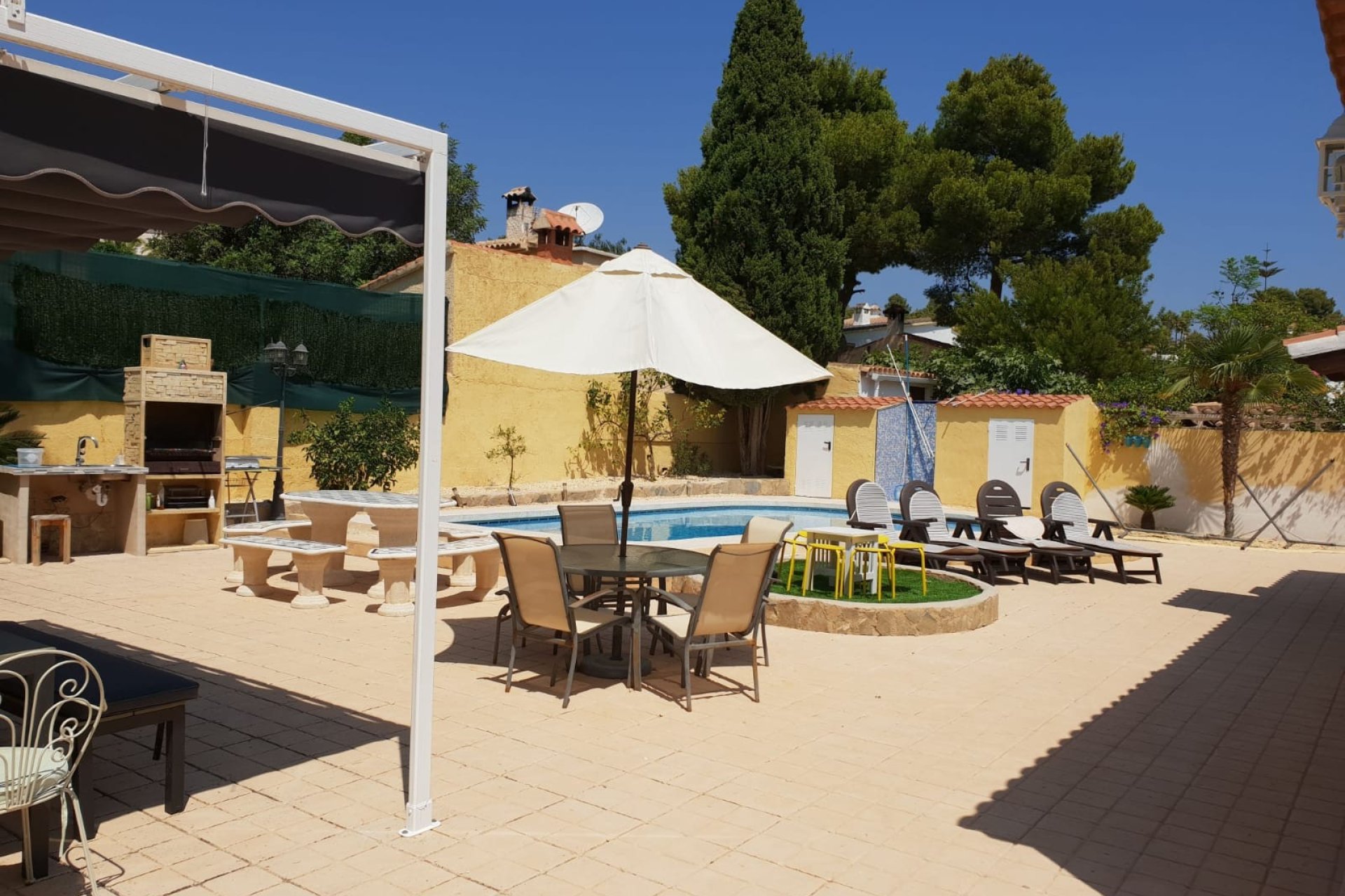 Detached villa with private pool and garden in quiet Alfaz del Pi, 3 bedrooms