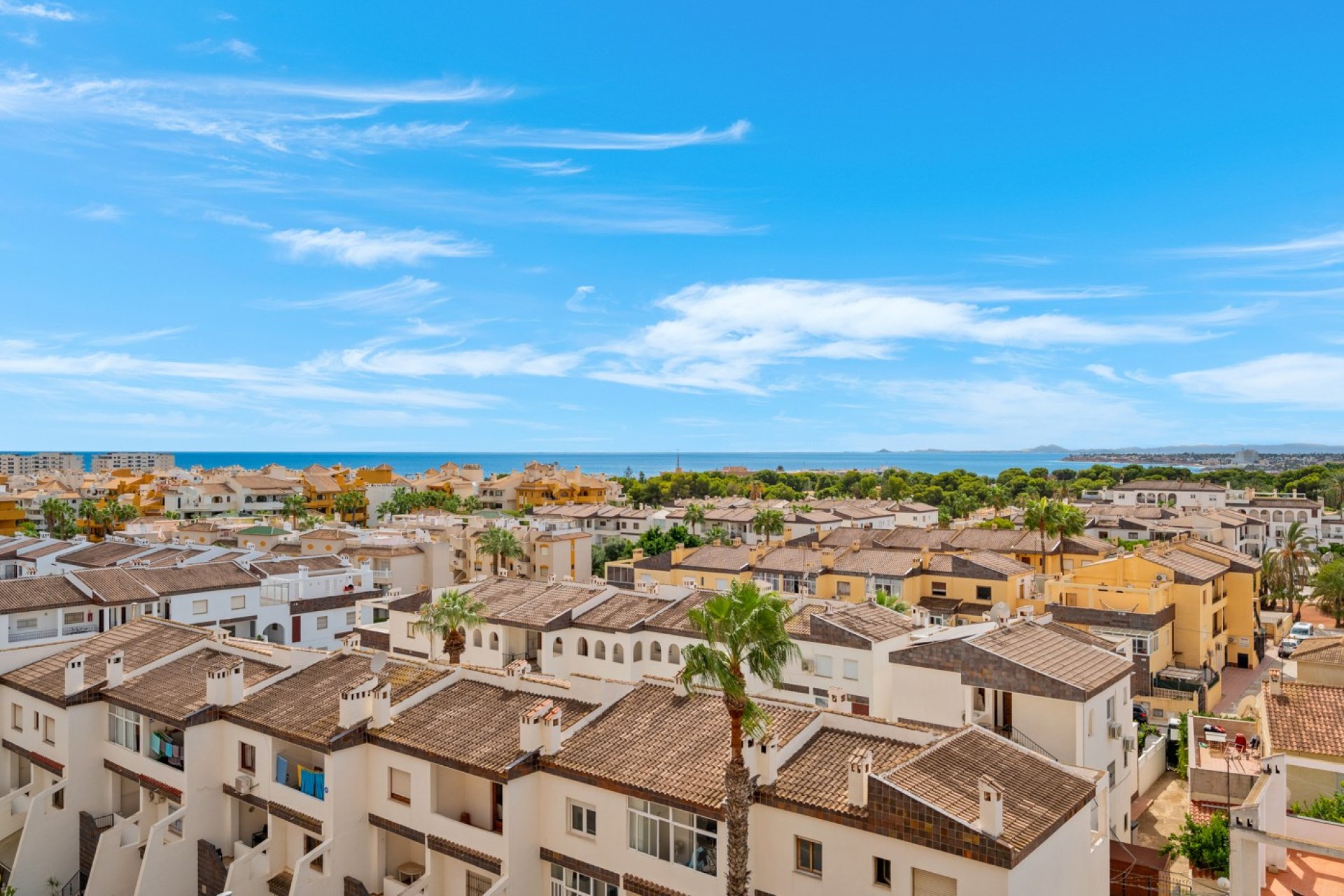 Duplex-penthouse met zeezicht en zwembad in Punta Prima, Torrevieja, 700m van strand