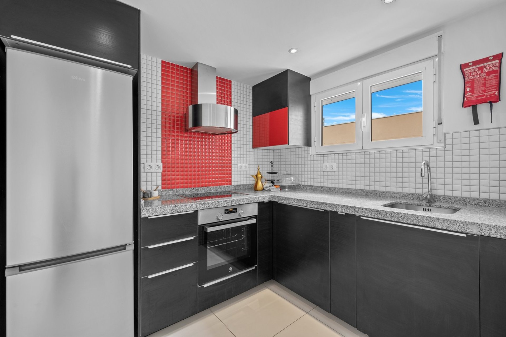 Duplex-penthouse met zeezicht en zwembad in Punta Prima, Torrevieja, 700m van strand