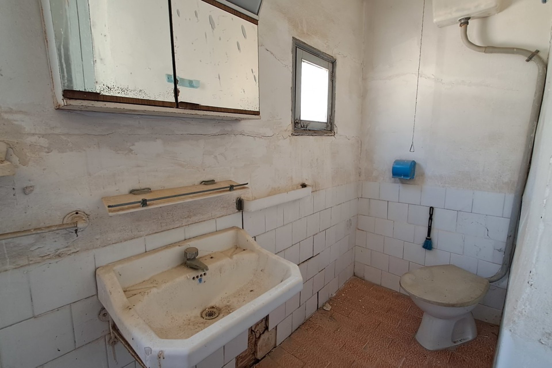 Edificio histórico único en Orihuela con potencial de inversión y vistas a la montaña