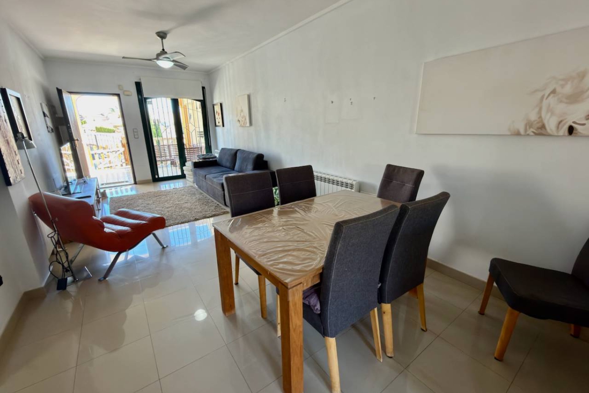 ﻿Elegant 2-bedroom apartment in Ciudad Quesada with a pool and garden