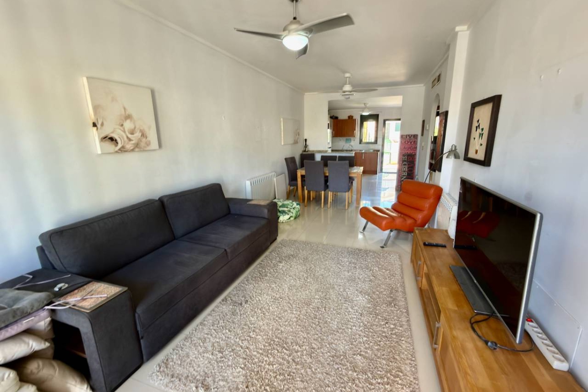 ﻿Elegant 2-bedroom apartment in Ciudad Quesada with a pool and garden