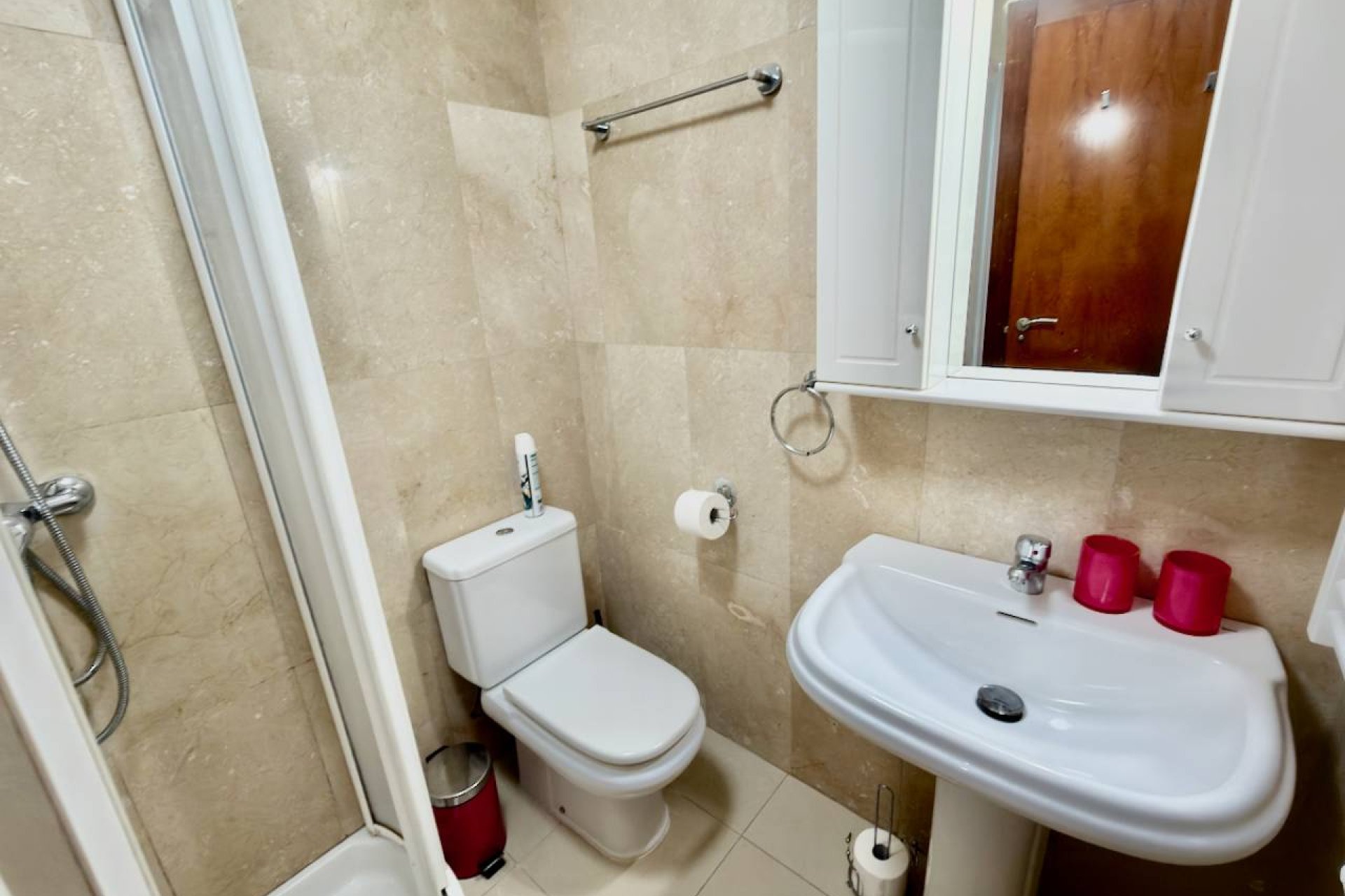 ﻿Elegant 2-bedroom apartment in Ciudad Quesada with a pool and garden