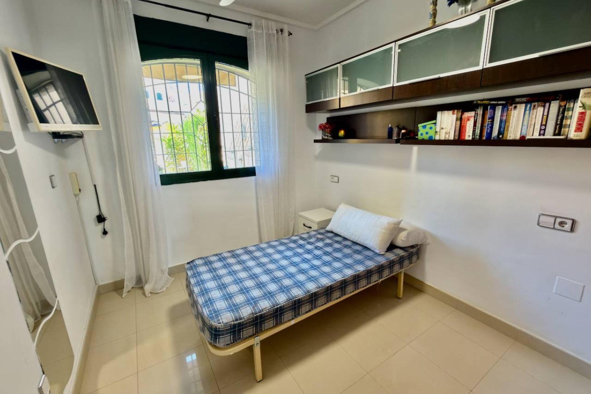 ﻿Elegant 2-bedroom apartment in Ciudad Quesada with a pool and garden