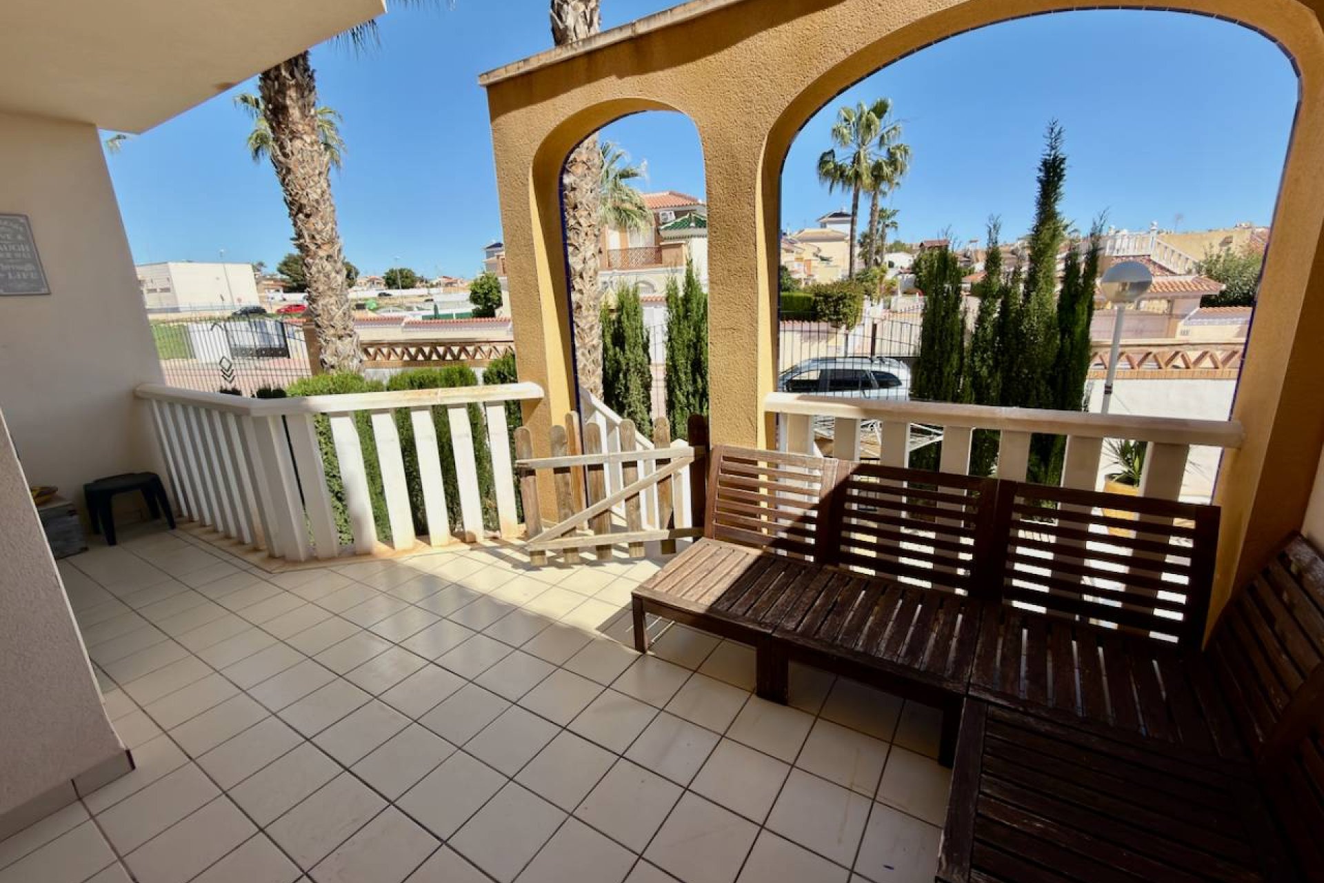 ﻿Elegant 2-bedroom apartment in Ciudad Quesada with a pool and garden