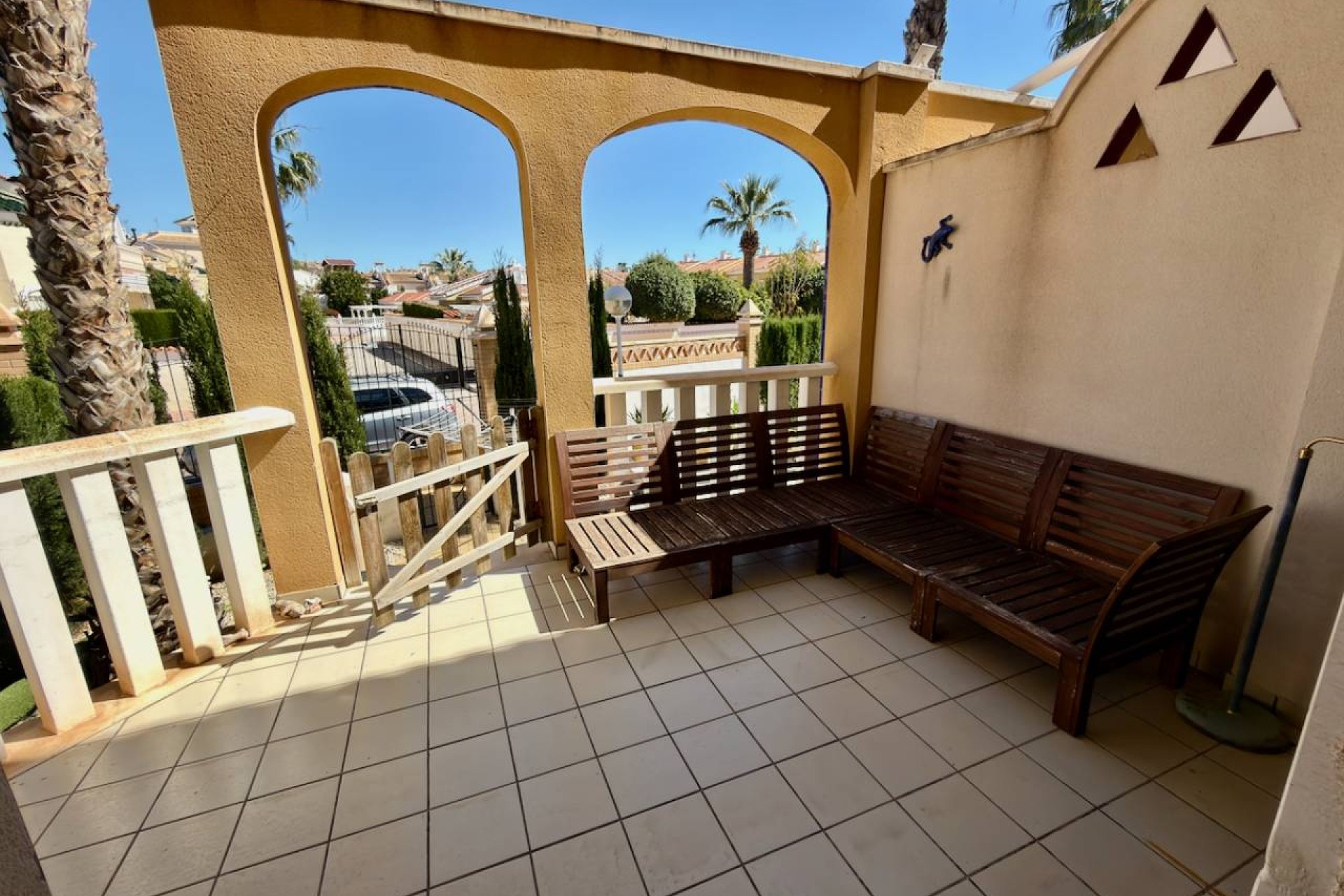 ﻿Elegant 2-bedroom apartment in Ciudad Quesada with a pool and garden