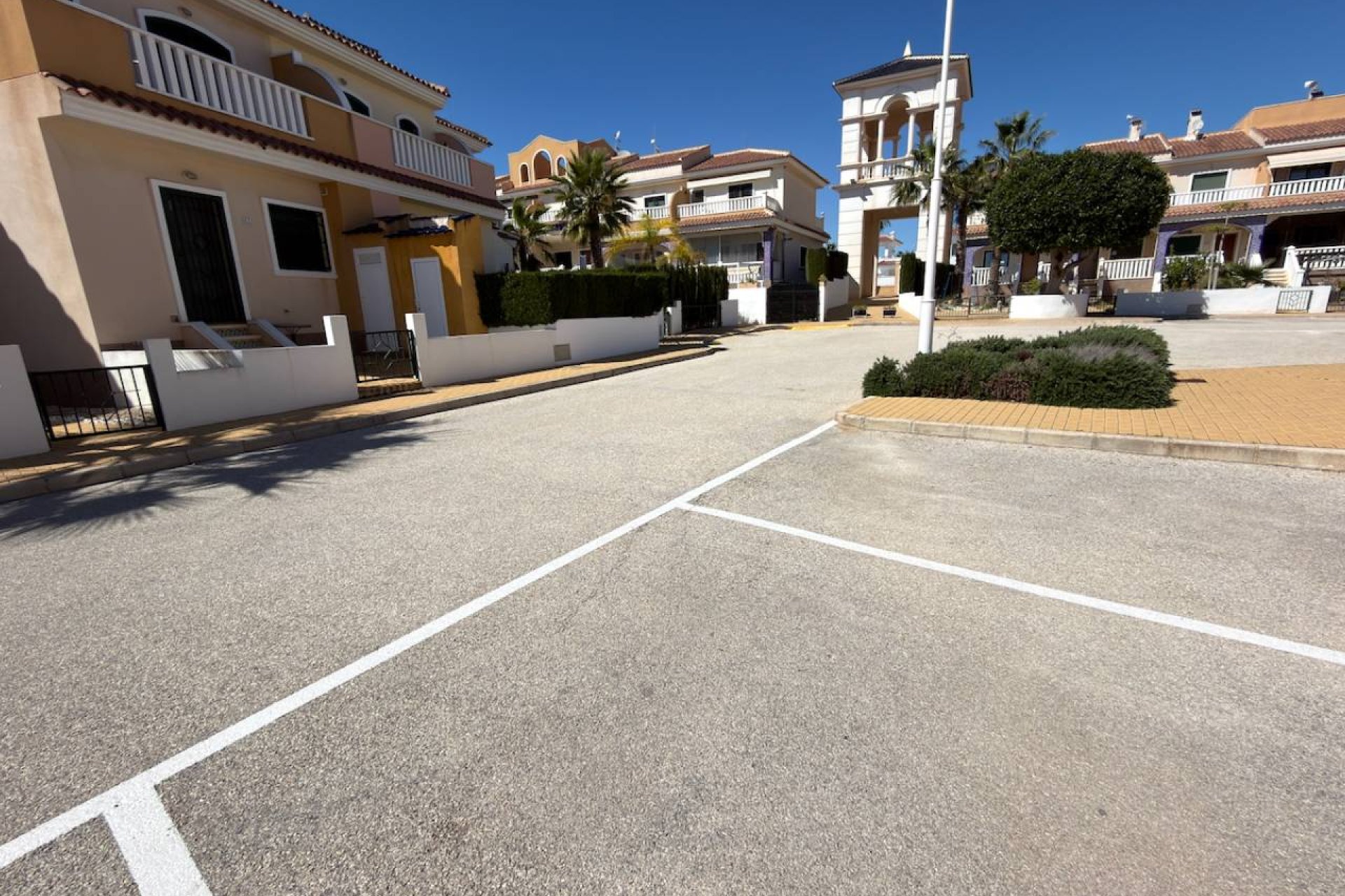 ﻿Elegant 2-bedroom apartment in Ciudad Quesada with a pool and garden