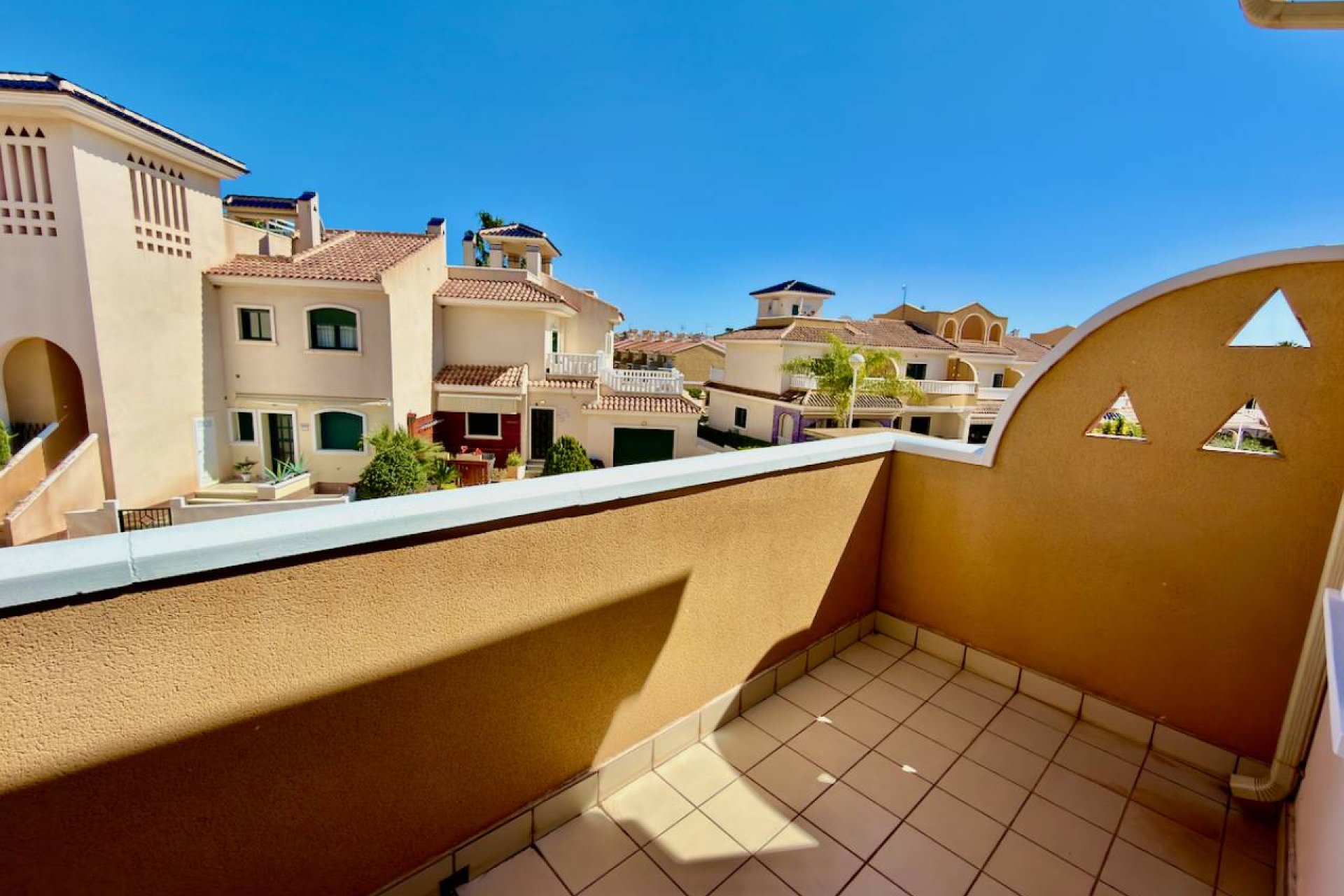 Elegant 3-bedroom townhouse with a garden and shared pool in Ciudad Quesada