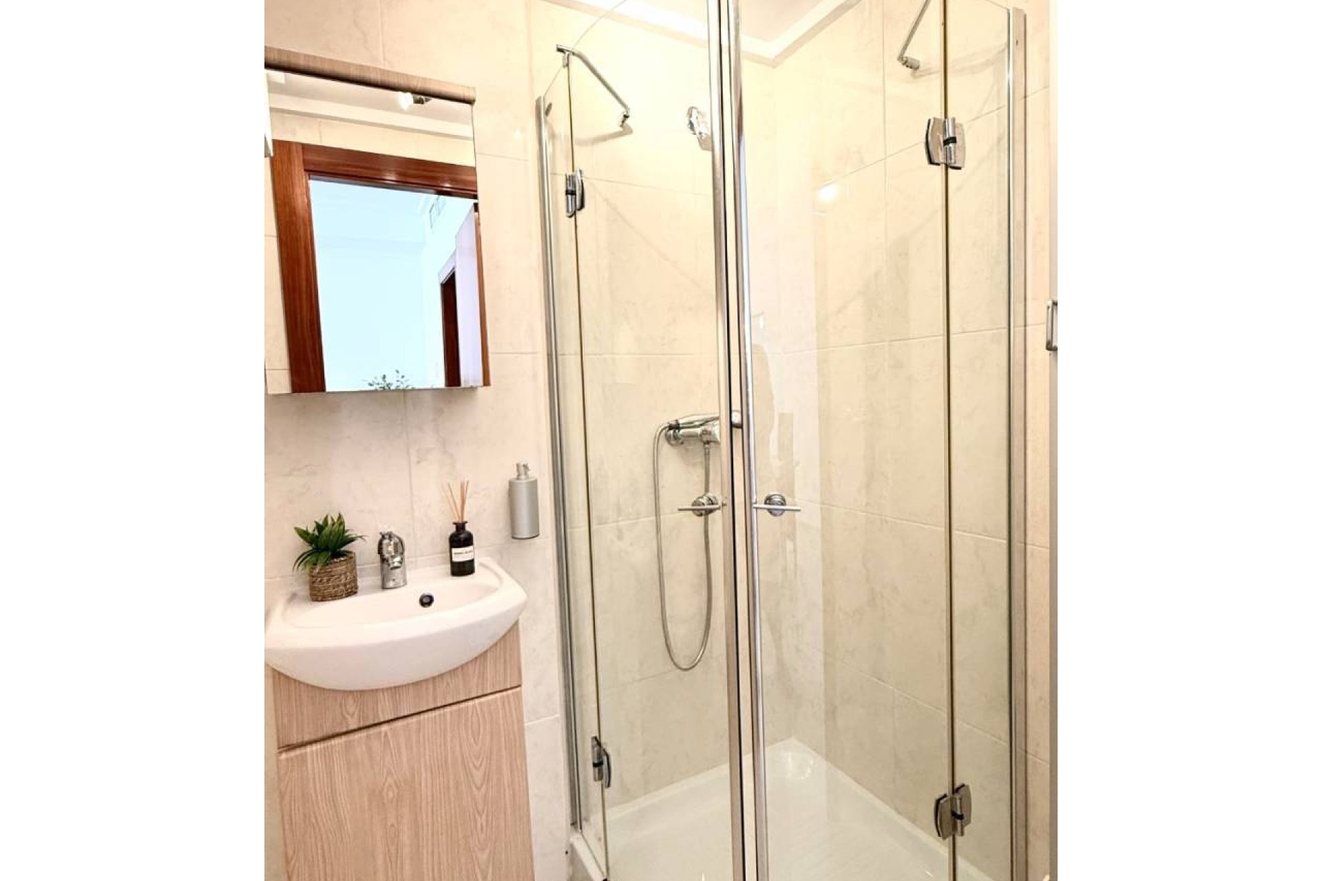Elegant 3-bedroom townhouse with a garden and shared pool in Ciudad Quesada
