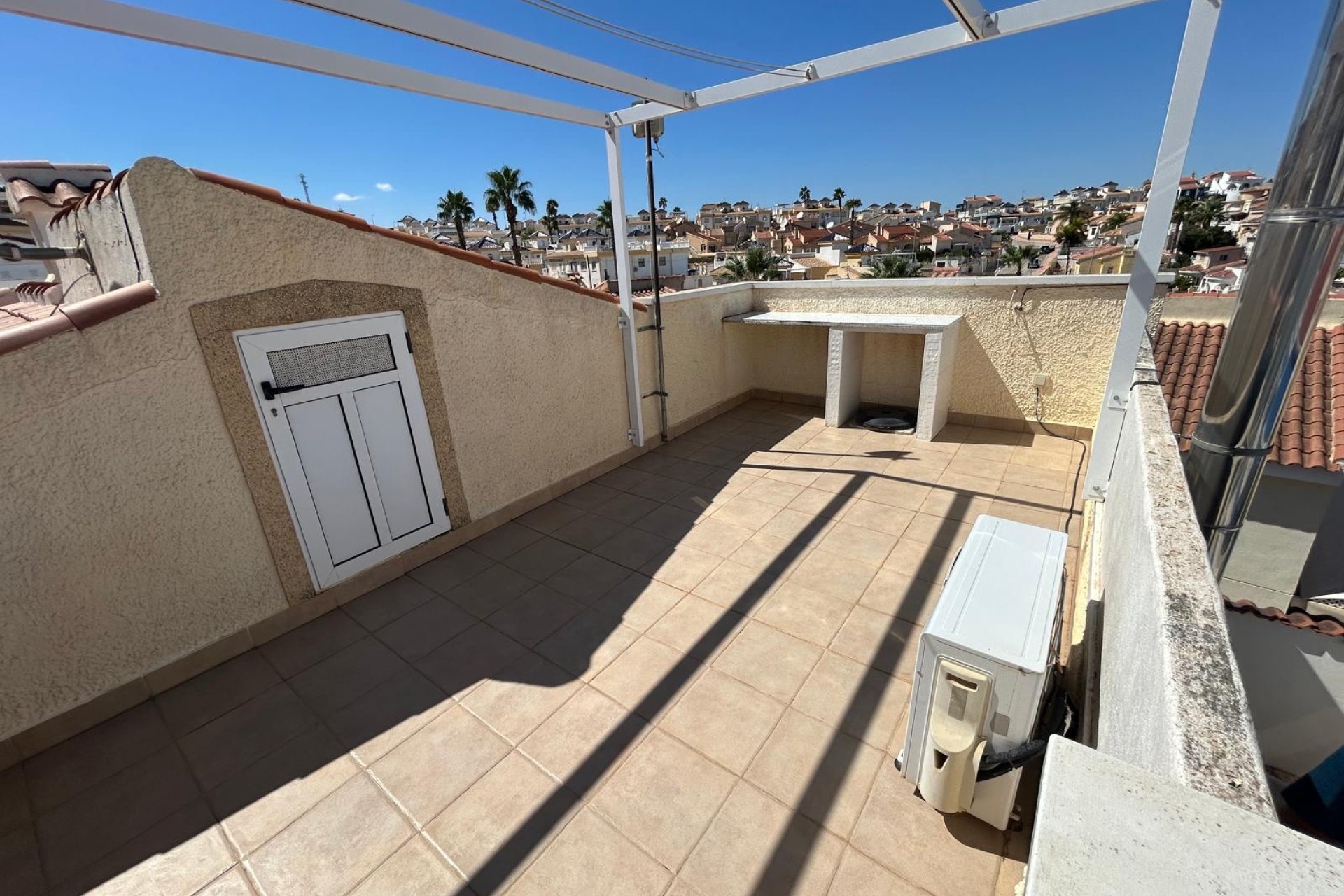 ﻿Elegante villa Sabina con piscina privada y 2 dormitorios en Ciudad Quesada