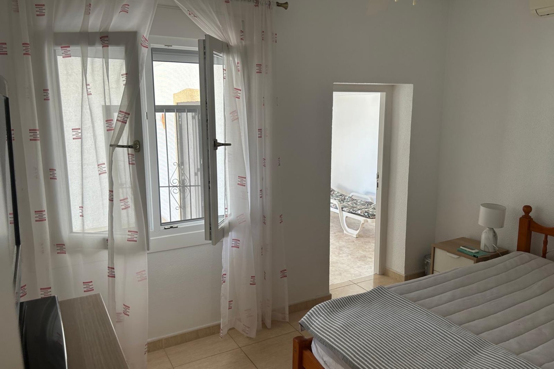 ﻿Elegante villa Sabina con piscina privada y 2 dormitorios en Ciudad Quesada