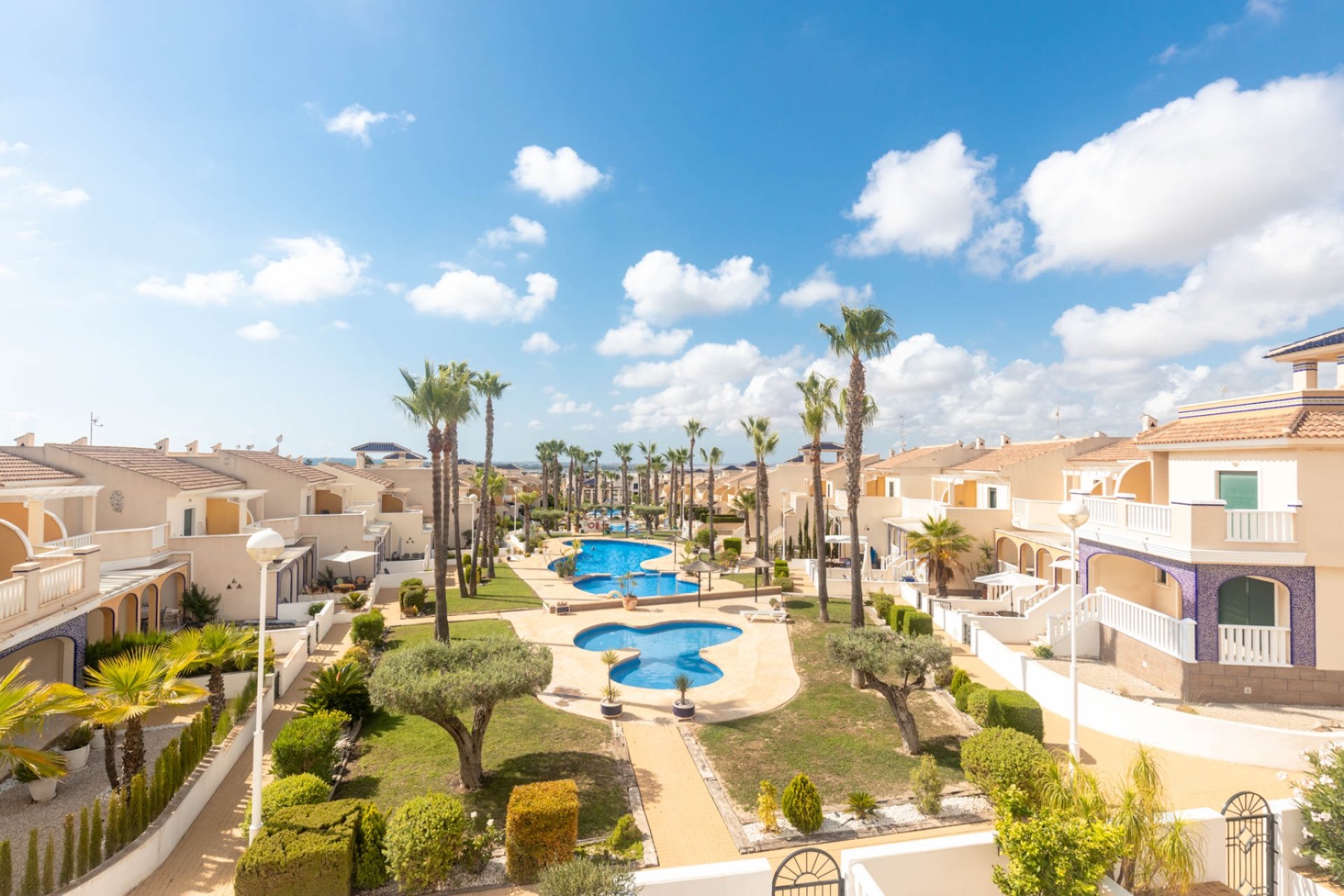 Encantadora casa adosada con piscina en Ciudad Quesada, 2 dormitorios