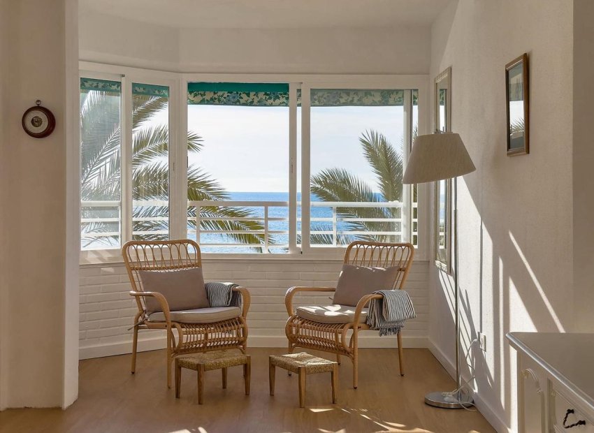 Exclusief gerenoveerd 3-slaapkamerappartement met zeezicht in Torrevieja