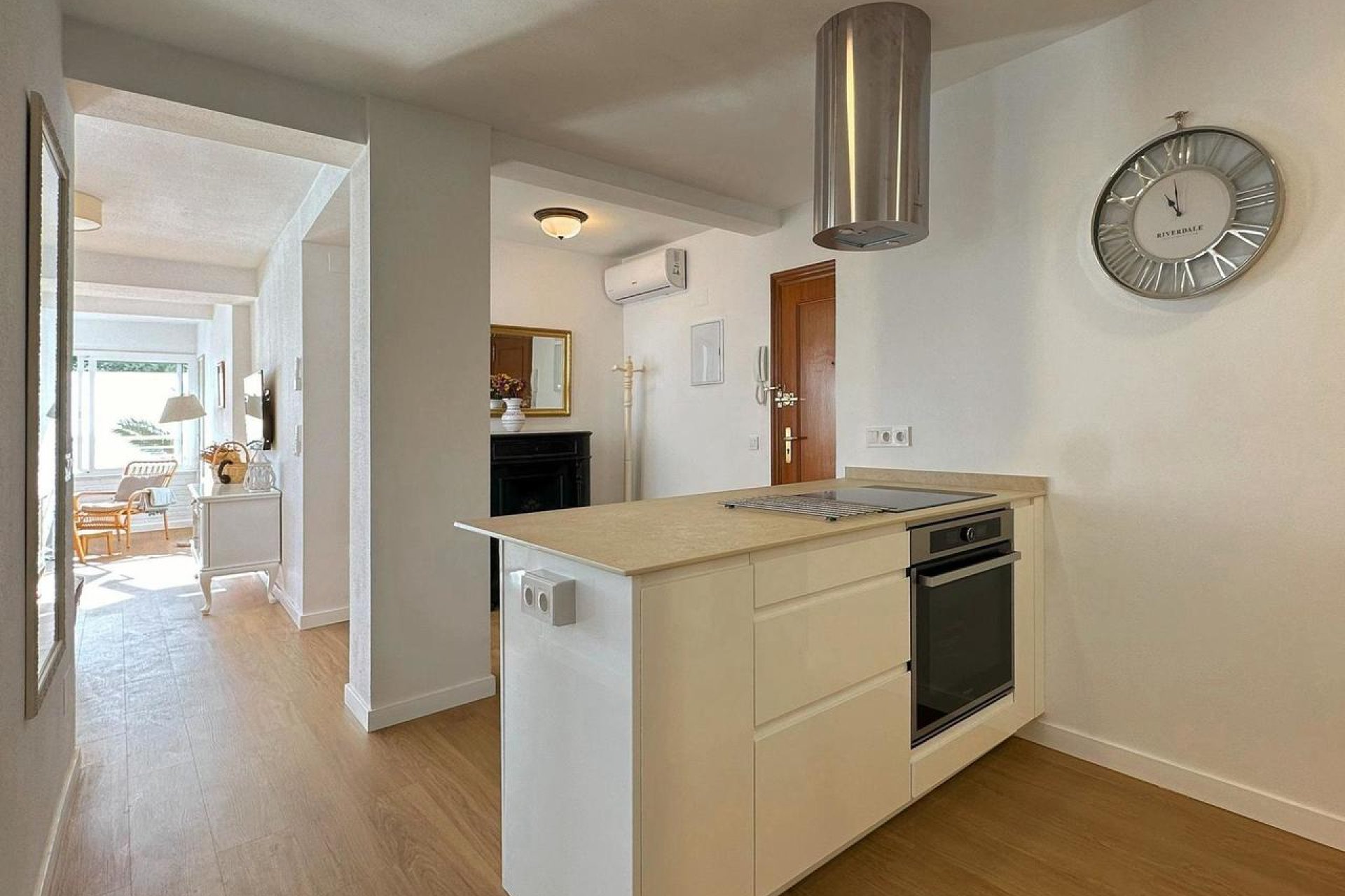 Exclusief gerenoveerd 3-slaapkamerappartement met zeezicht in Torrevieja