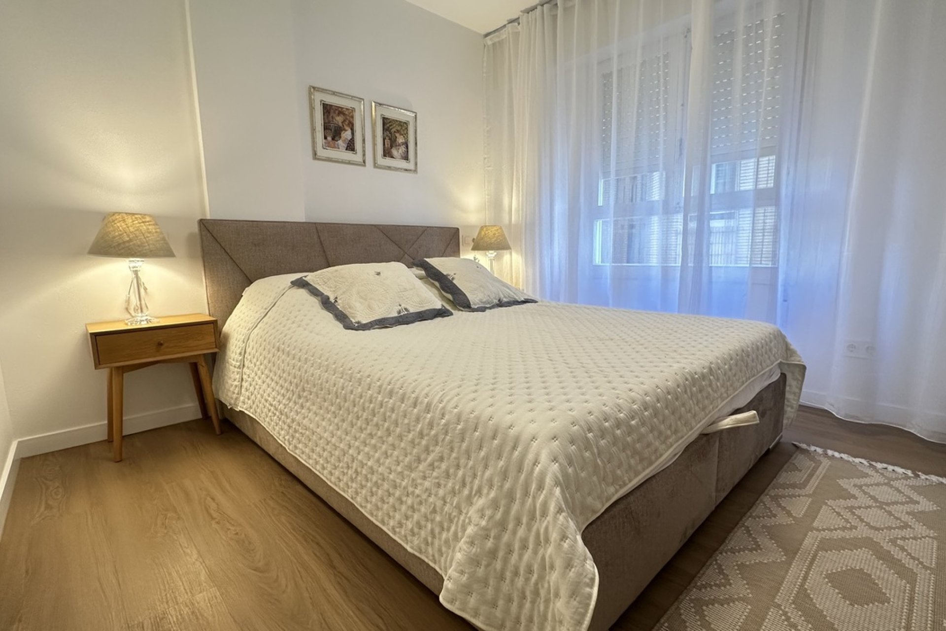 Exclusief gerenoveerd 3-slaapkamerappartement met zeezicht in Torrevieja