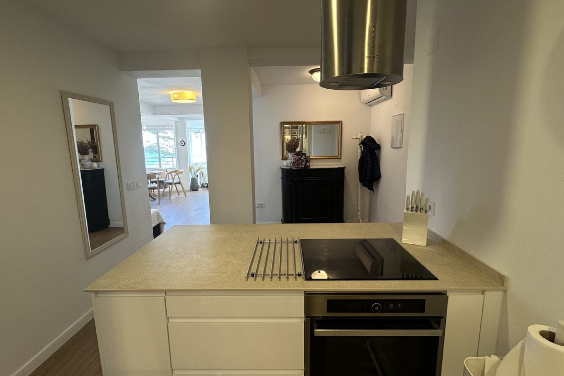 Exclusief gerenoveerd 3-slaapkamerappartement met zeezicht in Torrevieja