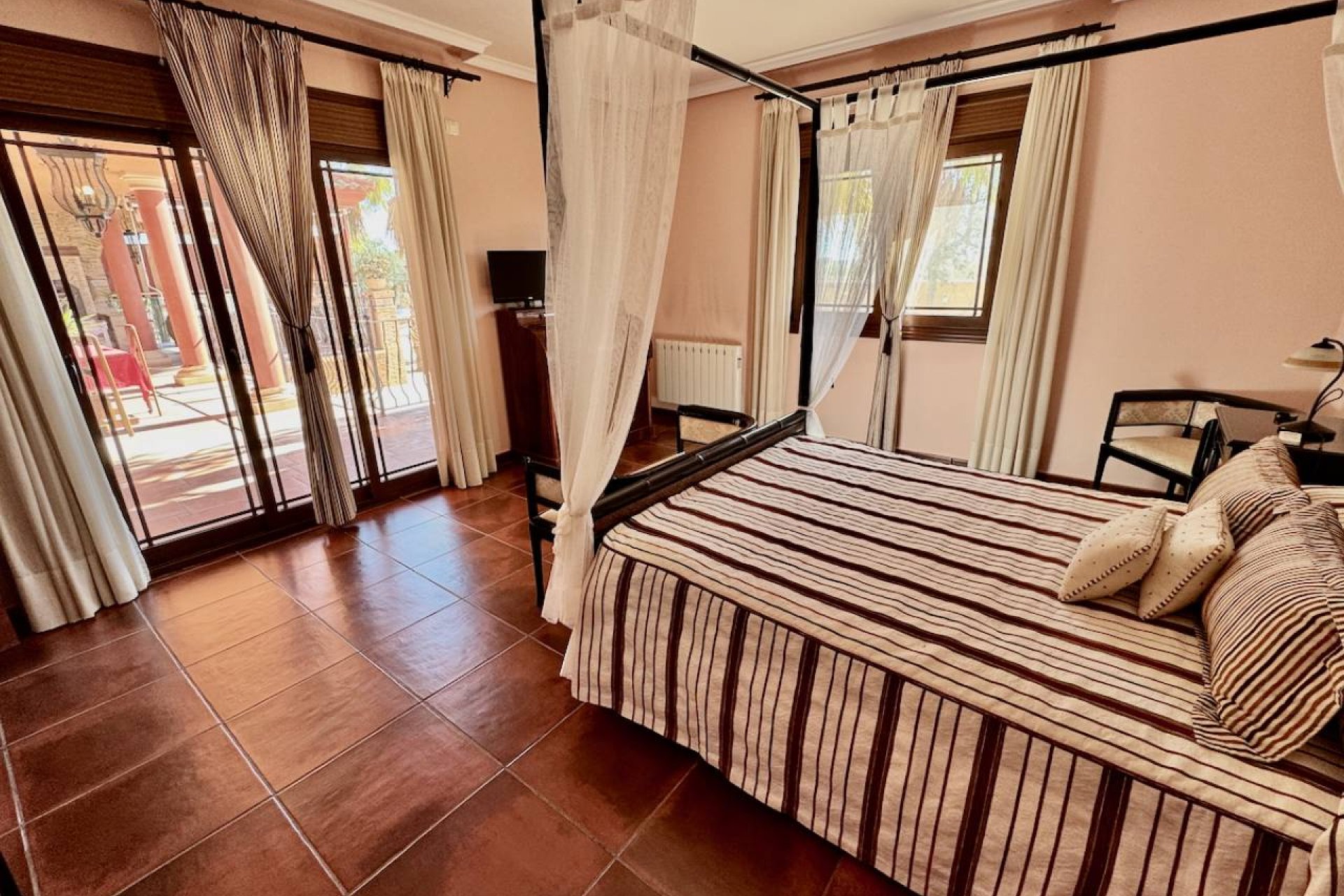 Exclusieve finca met 4 slaapkamers, privézwembad en grote tuin in Los Montesinos