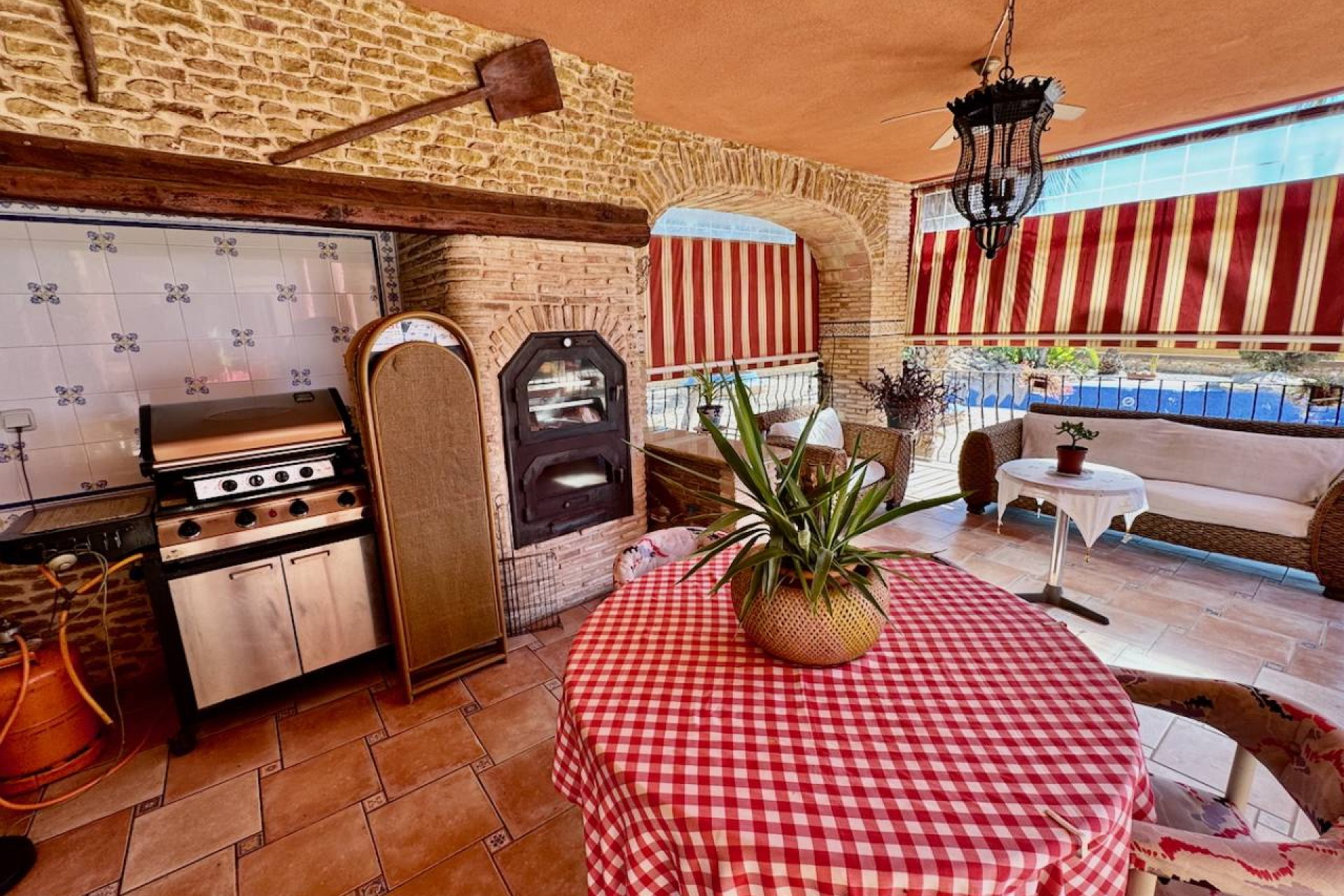 Exclusieve finca met 4 slaapkamers, privézwembad en grote tuin in Los Montesinos