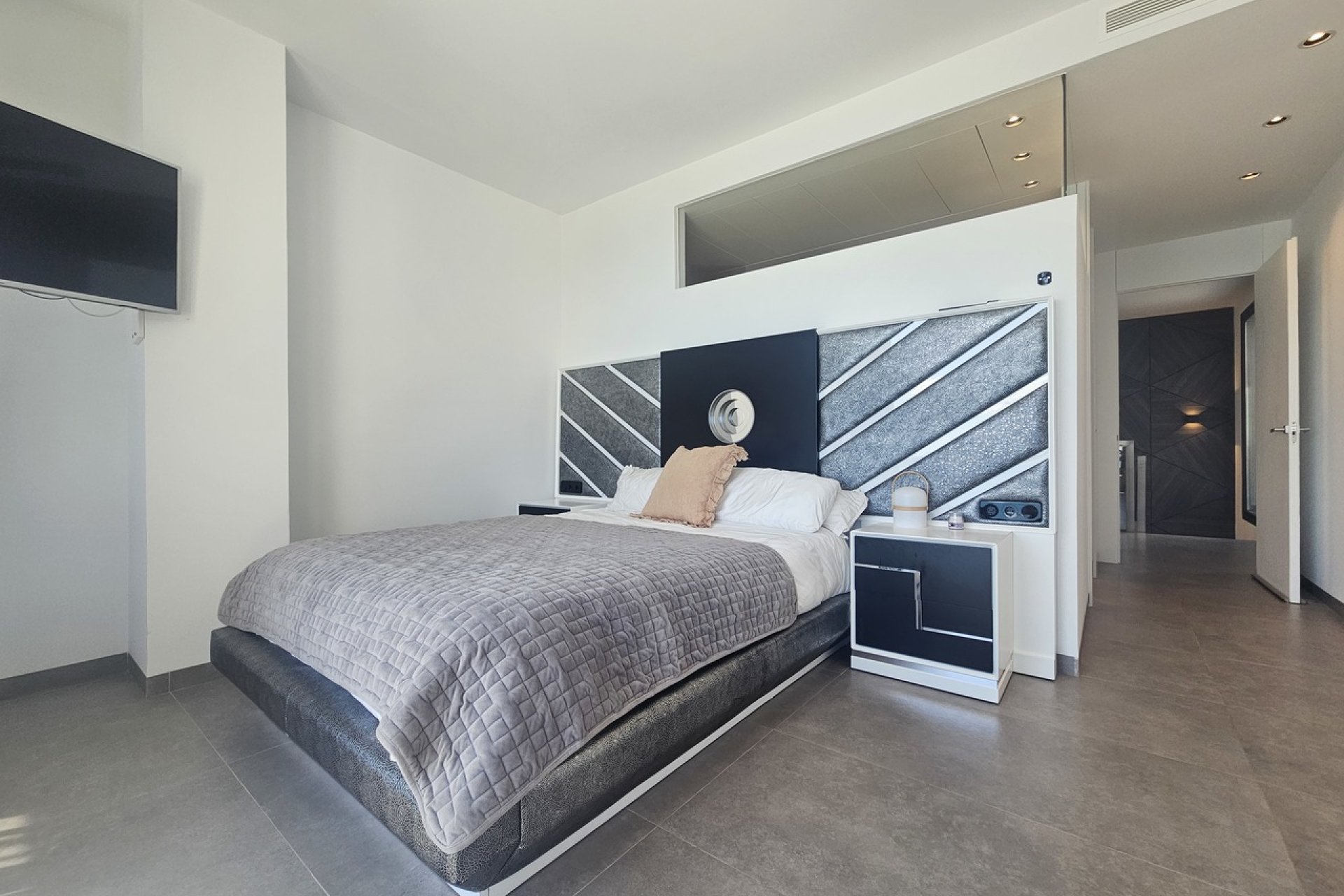 Exclusieve villa aan zee in Cabo Roig met panoramisch uitzicht en privézwembad