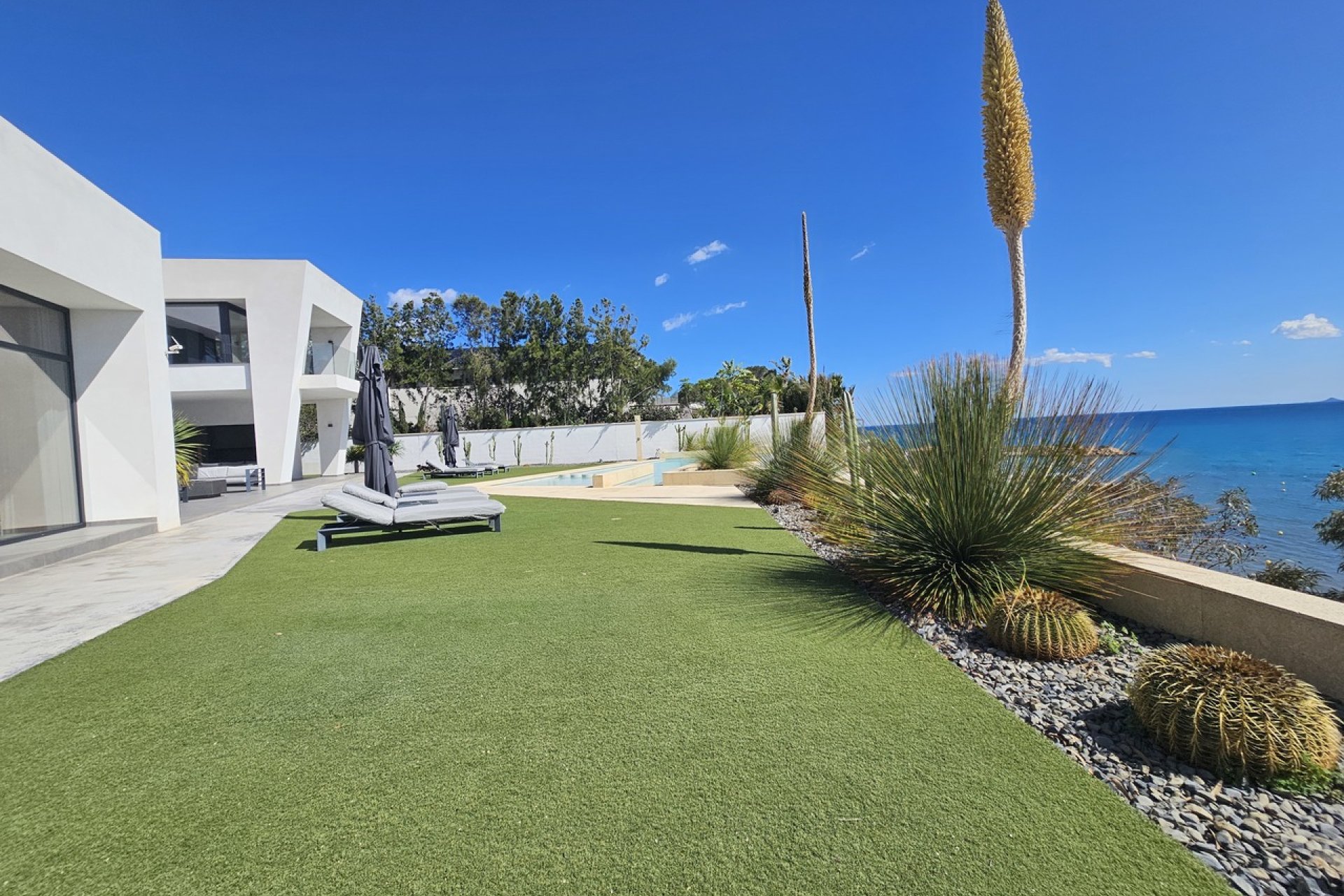Exclusieve villa aan zee in Cabo Roig met panoramisch uitzicht en privézwembad