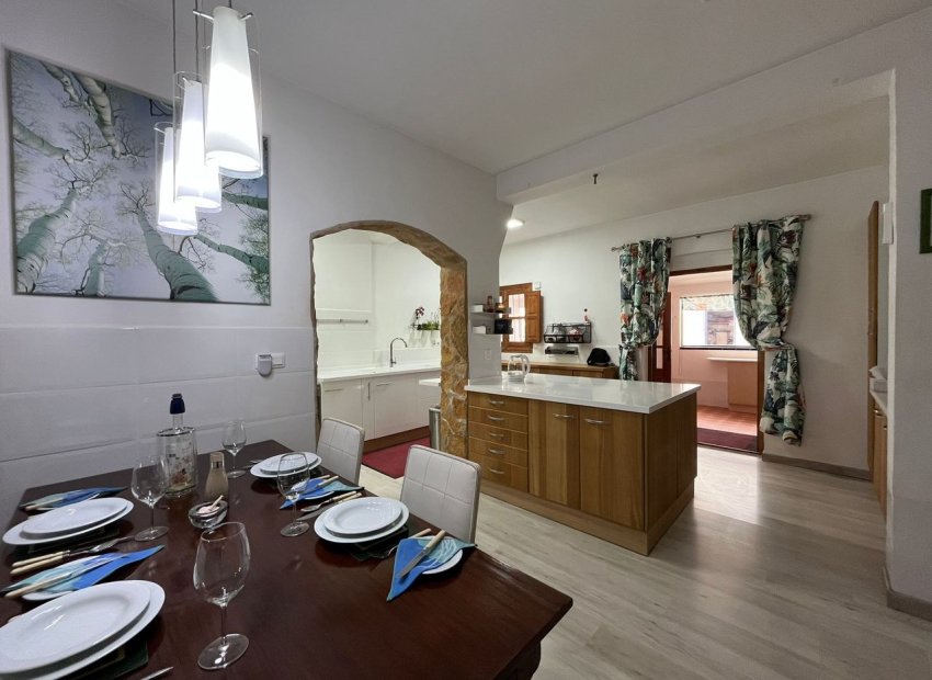 Exclusiva casa de campo en Torre-Pacheco con piscina, 6 dormitorios y vistas al campo de golf