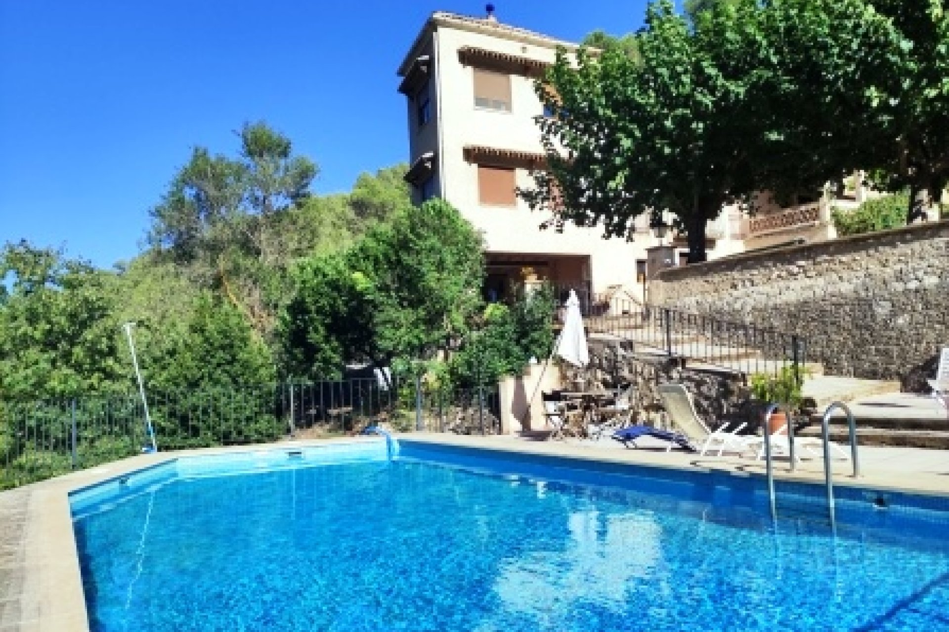 Exclusive 19th-century finca in Alcoy with 10 bedrooms and a private pool