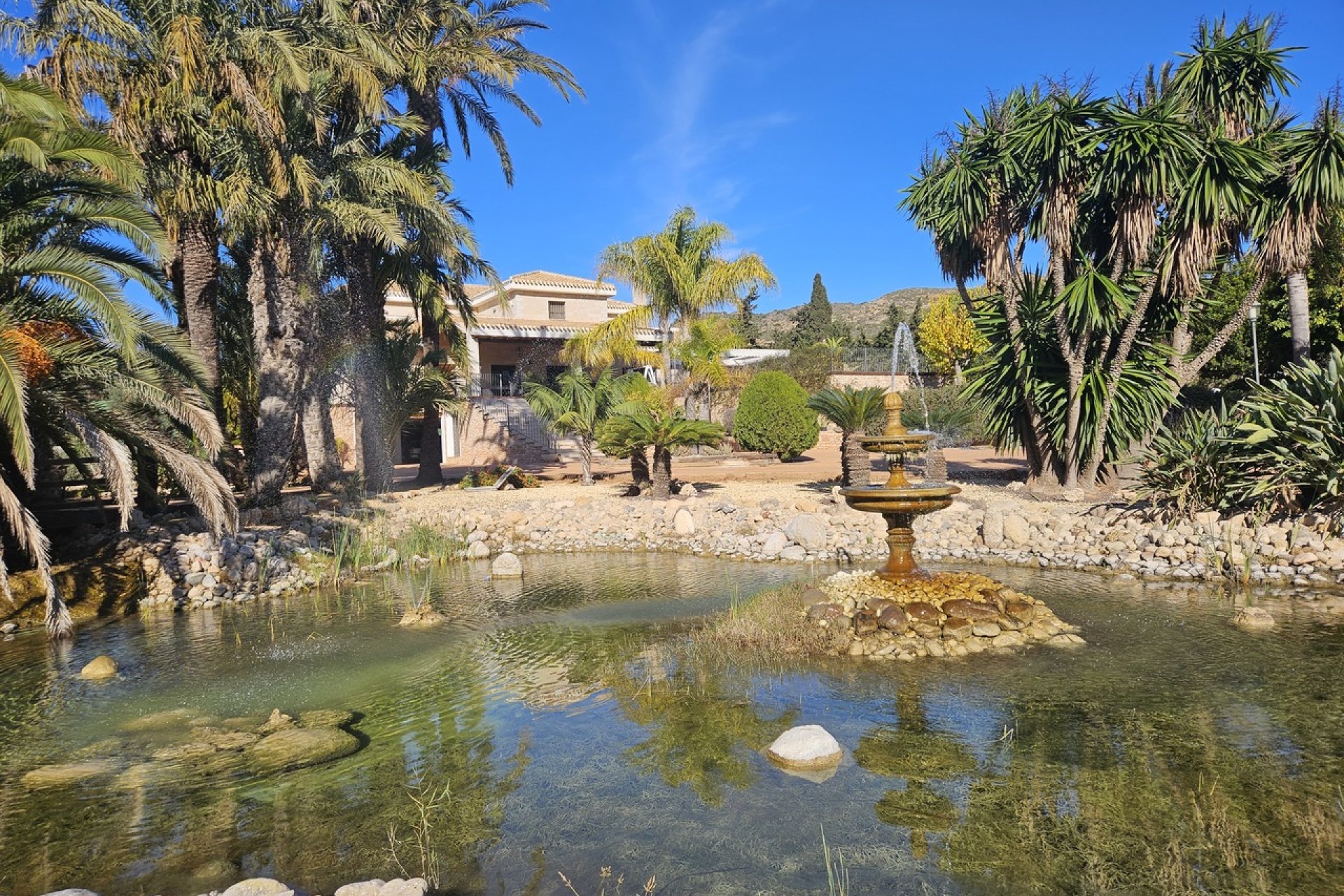 Exclusive 5-bedroom villa with a private pool in La Manga Club, Spain