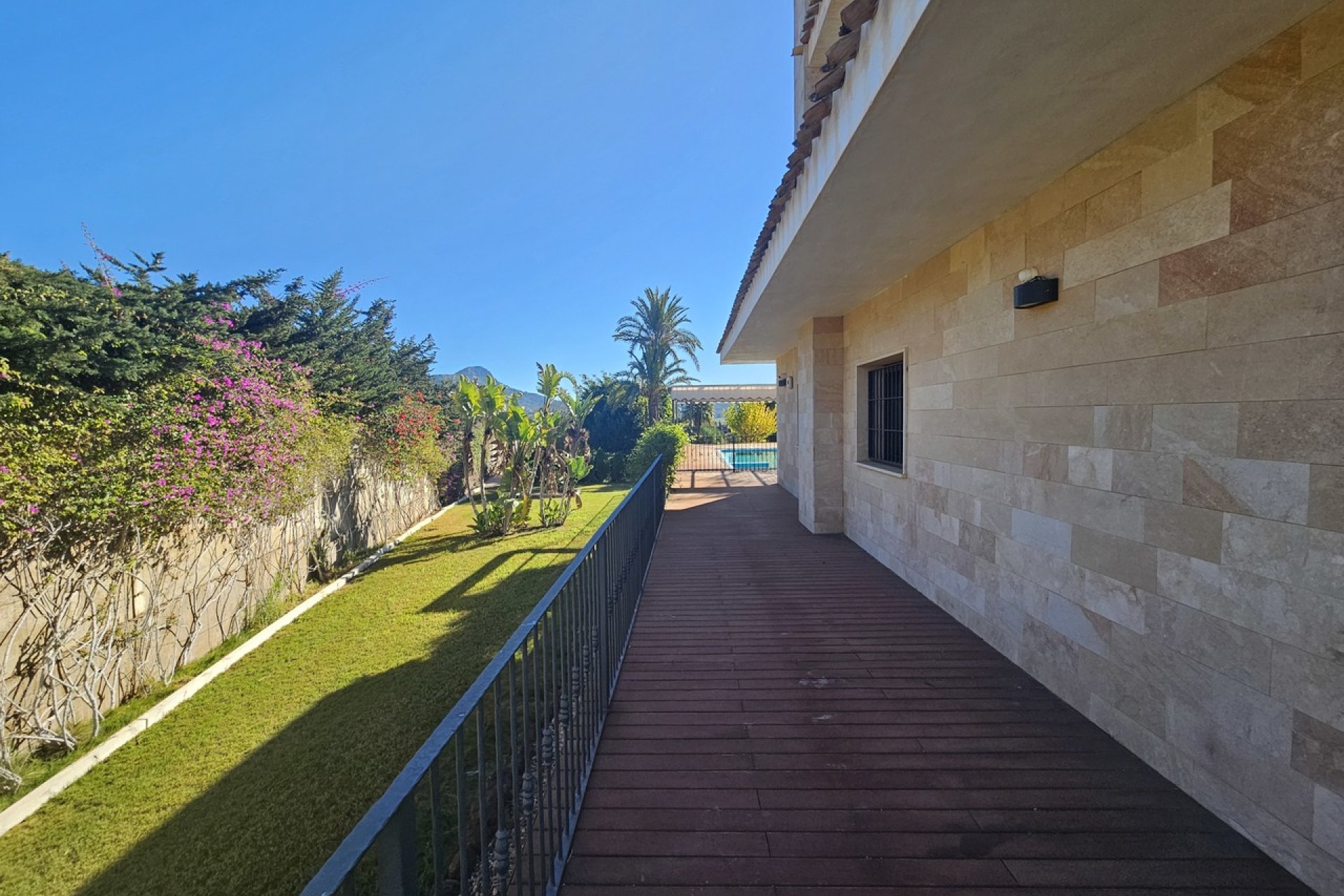 Exclusive 5-bedroom villa with a private pool in La Manga Club, Spain