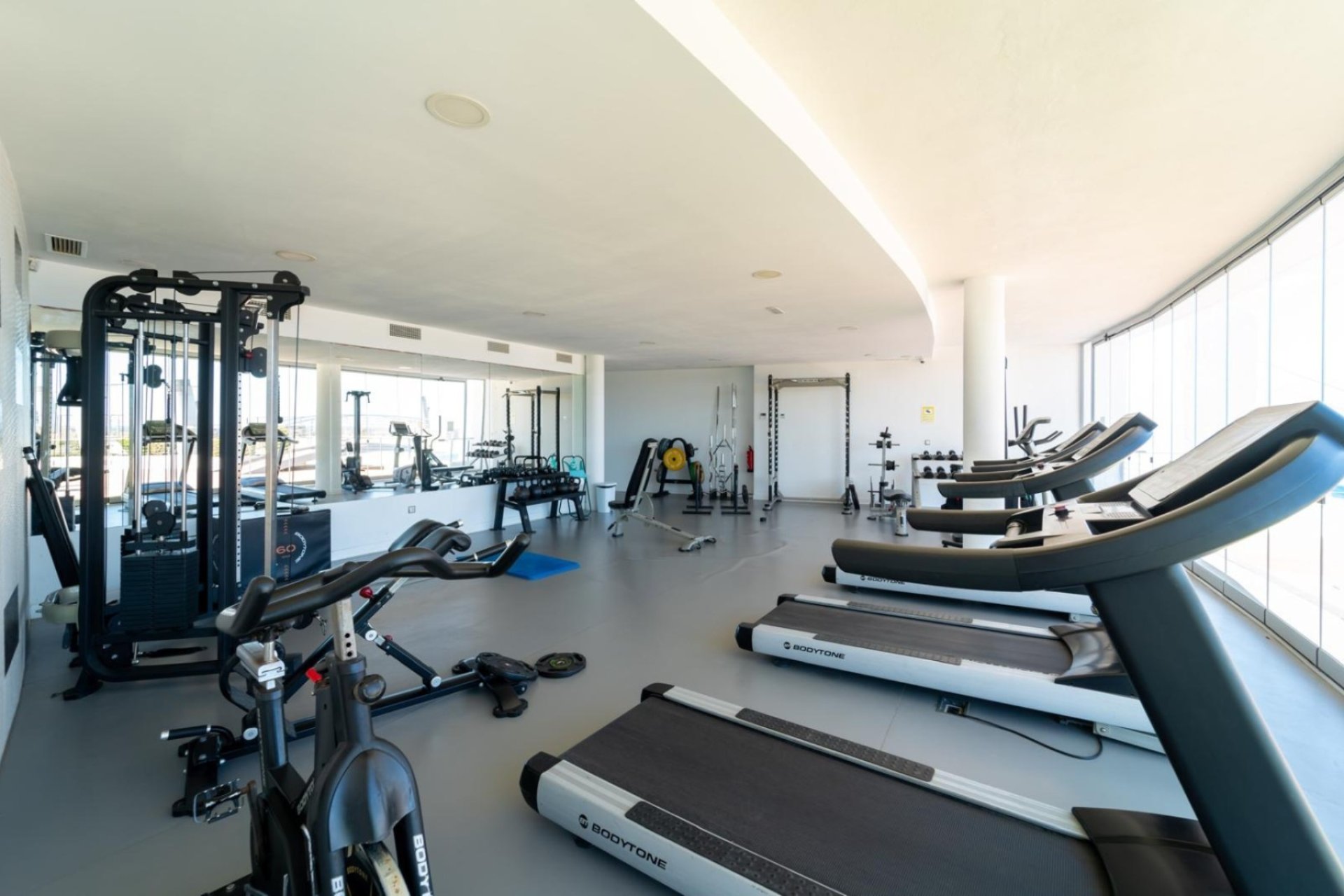 Exclusive apartment in Arenales del Sol with sea views, garden, and pool