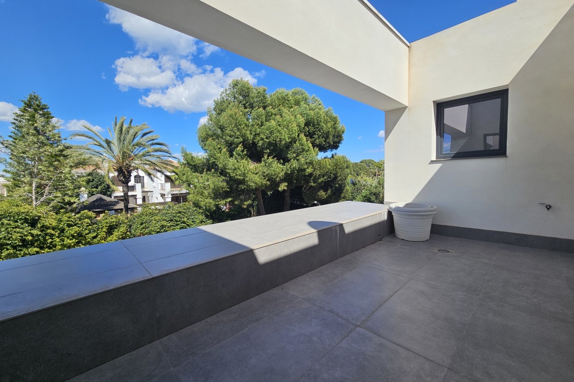 Exclusive seaside villa in Cabo Roig with panoramic views and a private pool
