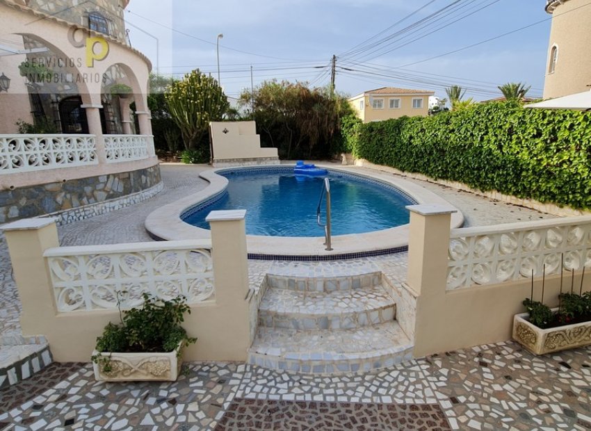 Exclusive villa with private pool and garden in Rojales, Costa Blanca