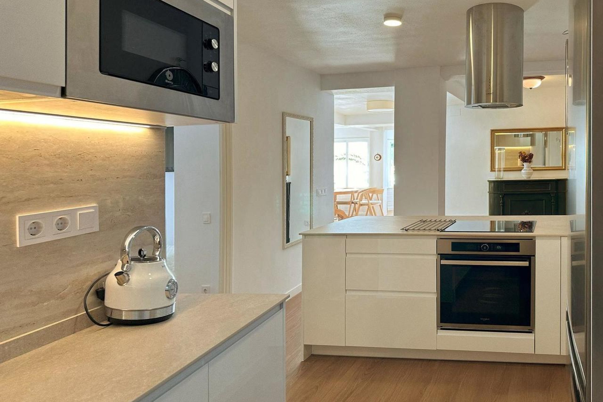 Exclusively renovated 3-bedroom apartment with ocean views in Torrevieja