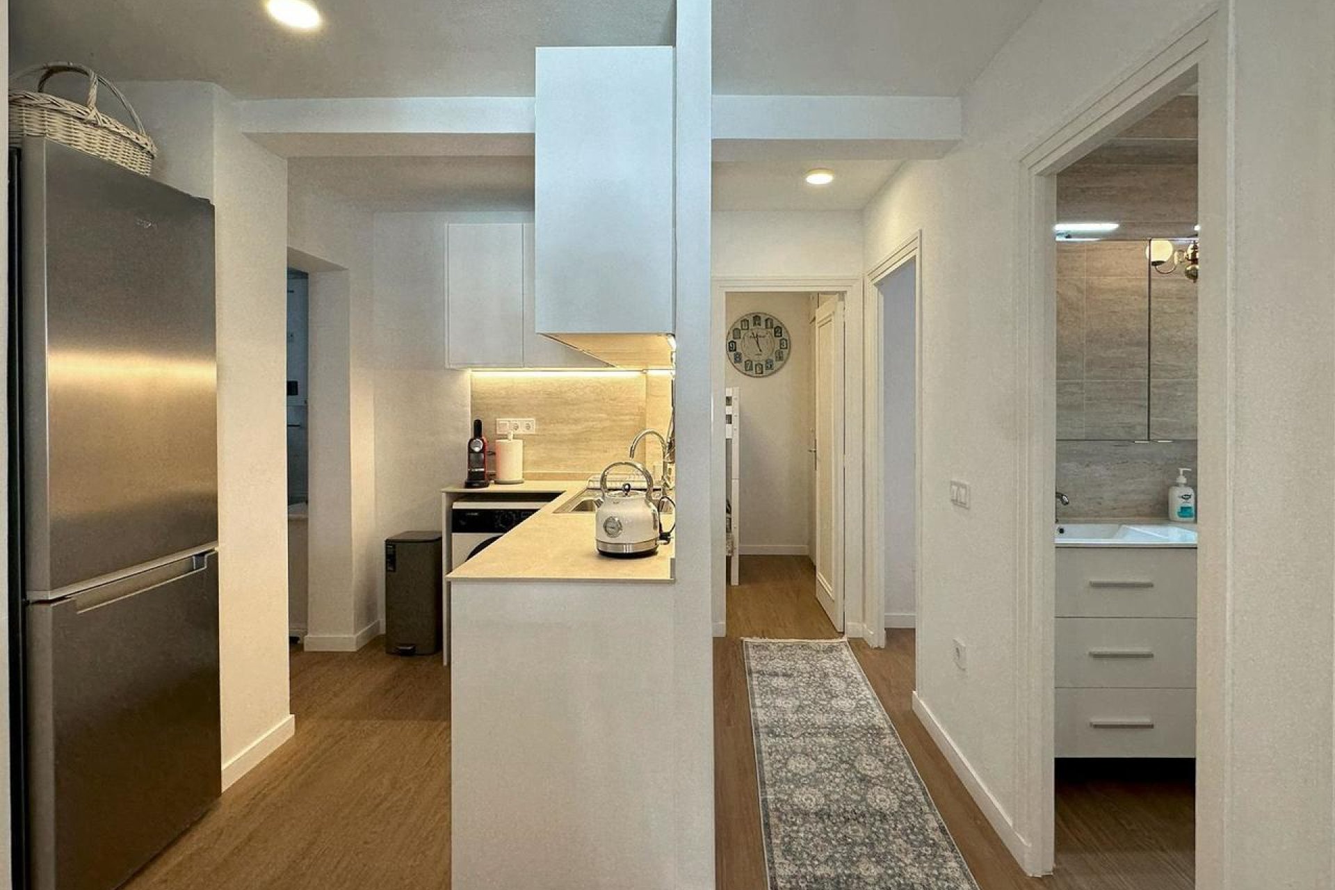 Exclusively renovated 3-bedroom apartment with ocean views in Torrevieja