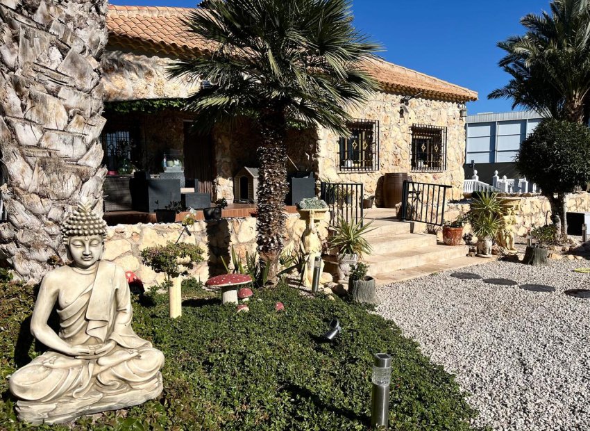 Finca con piscina privada, jacuzzi y vistas a la montaña cerca de Fortuna, Murcia