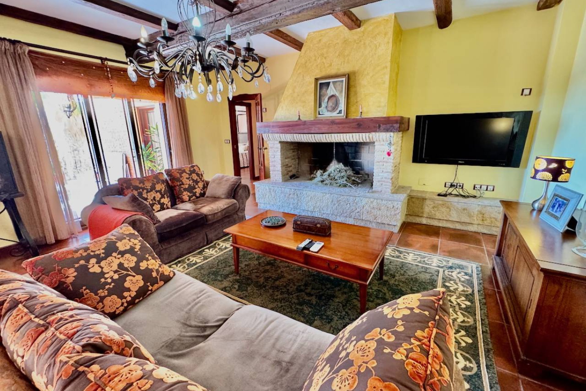 Finca exclusiva de 4 dormitorios, piscina privada y amplio jardín en Los Montesinos