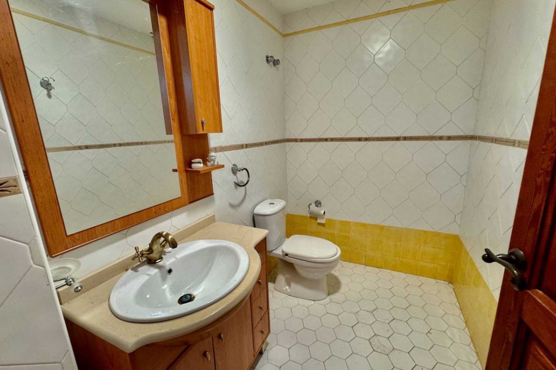 Finca exclusiva de 4 dormitorios, piscina privada y amplio jardín en Los Montesinos