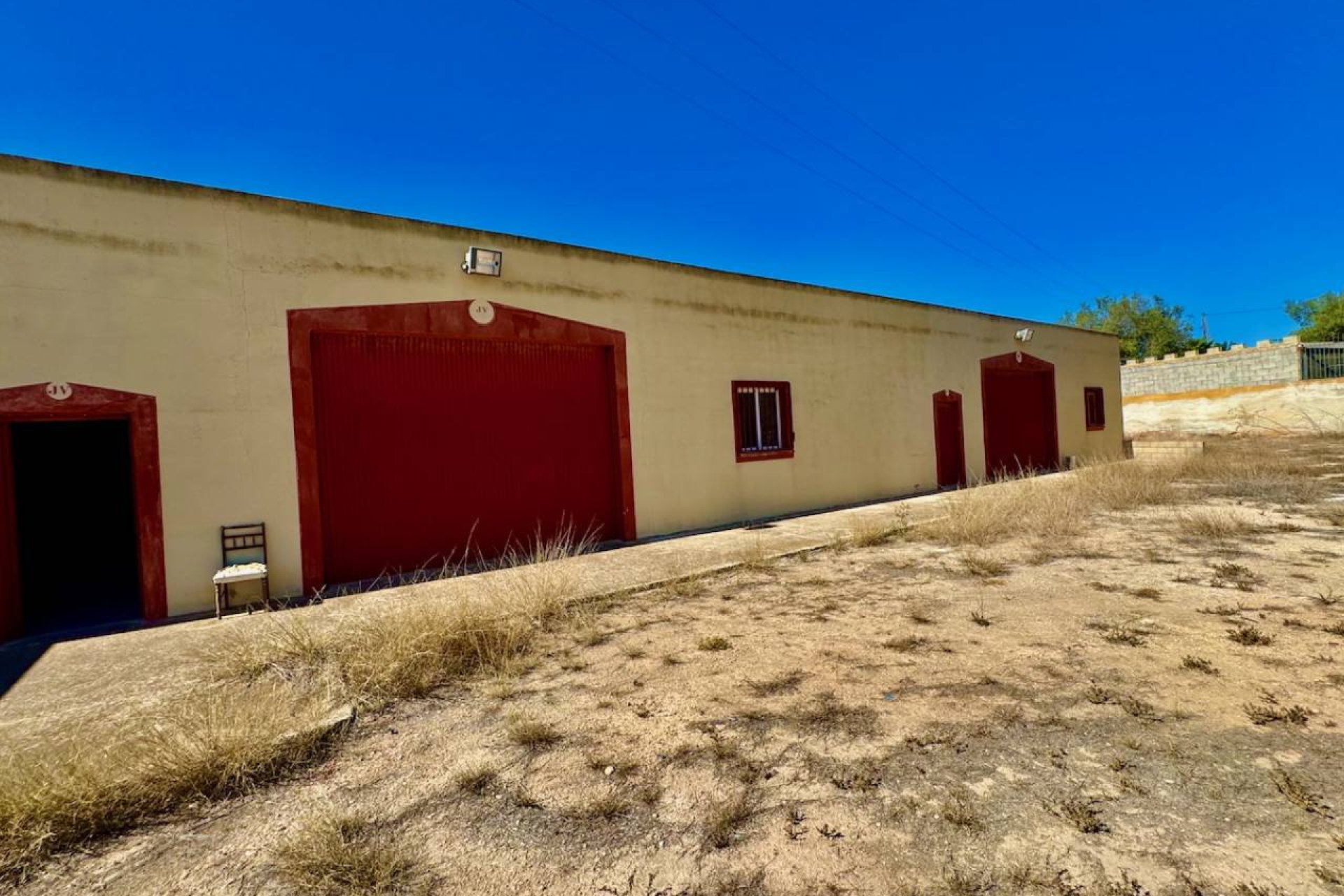 Finca exclusiva de 4 dormitorios, piscina privada y amplio jardín en Los Montesinos