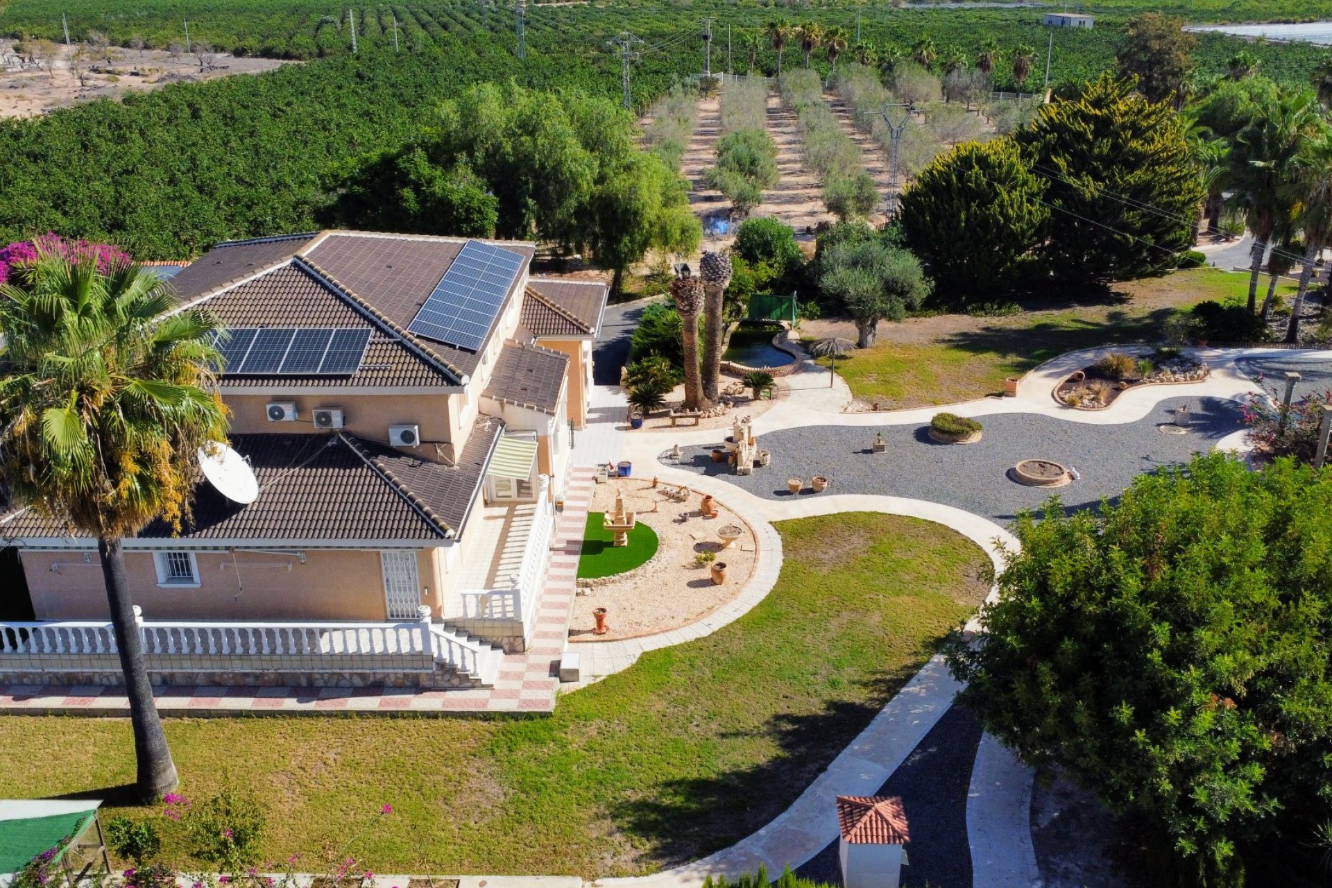 Finca única de 5 dormitorios con piscina privada y vistas a la montaña en San Miguel de Salinas