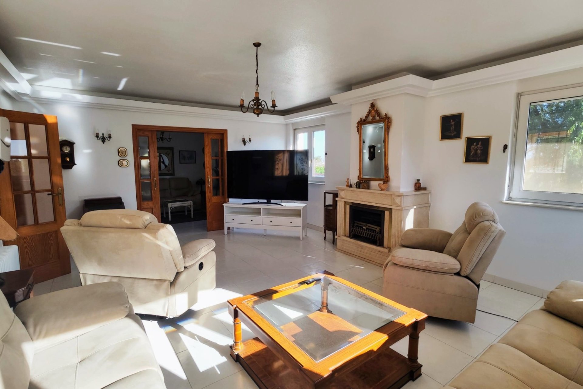 Finca única de 5 dormitorios con piscina privada y vistas a la montaña en San Miguel de Salinas