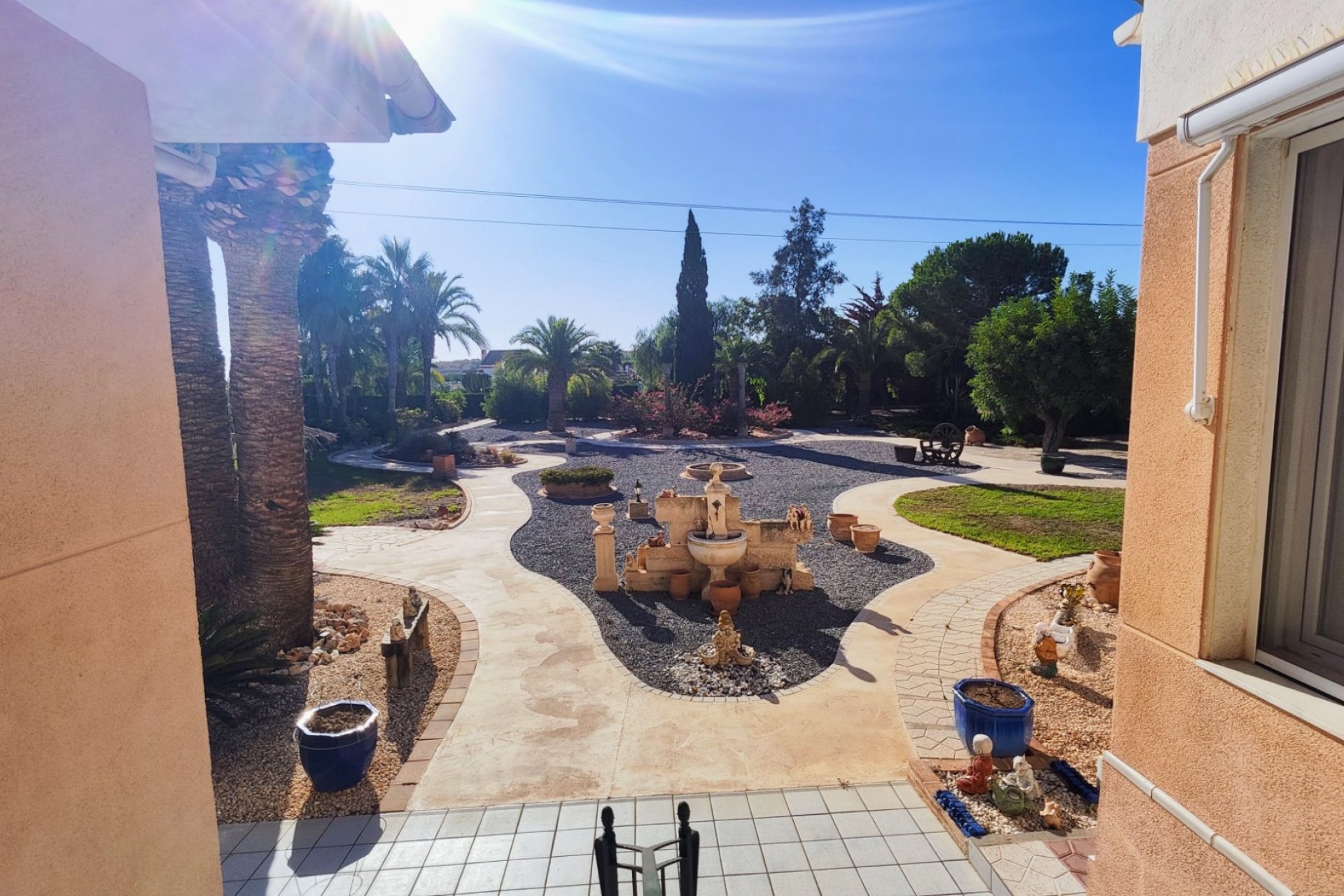 Finca única de 5 dormitorios con piscina privada y vistas a la montaña en San Miguel de Salinas