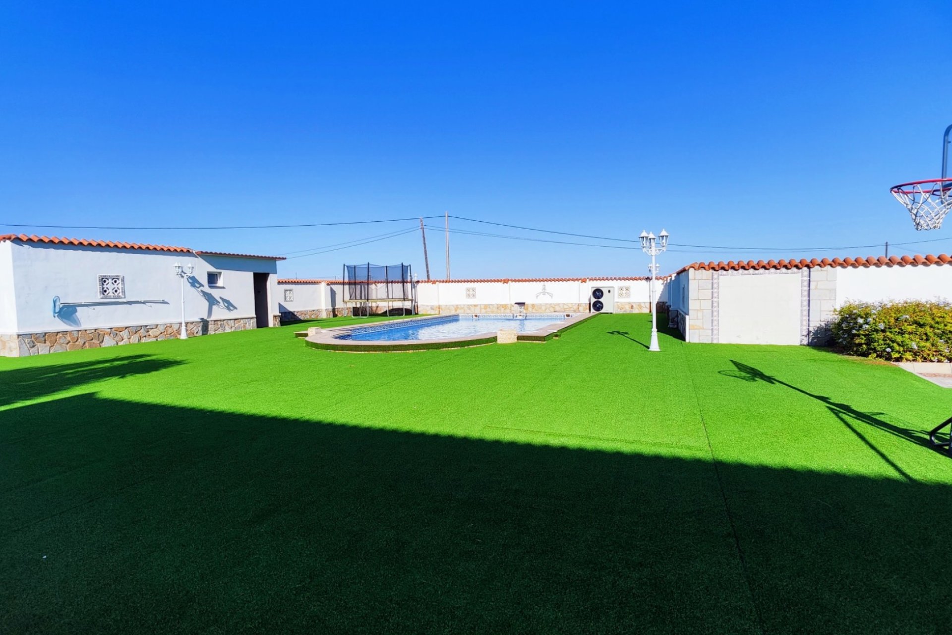Finca única de 5 dormitorios con piscina privada y vistas a la montaña en San Miguel de Salinas
