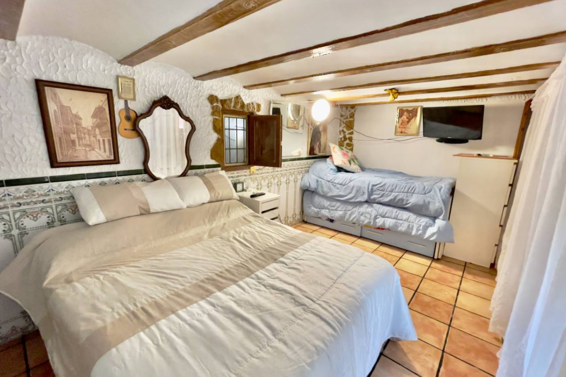 Finca única en venta en Orihuela con 8 dormitorios, piscina privada y amplia parcela