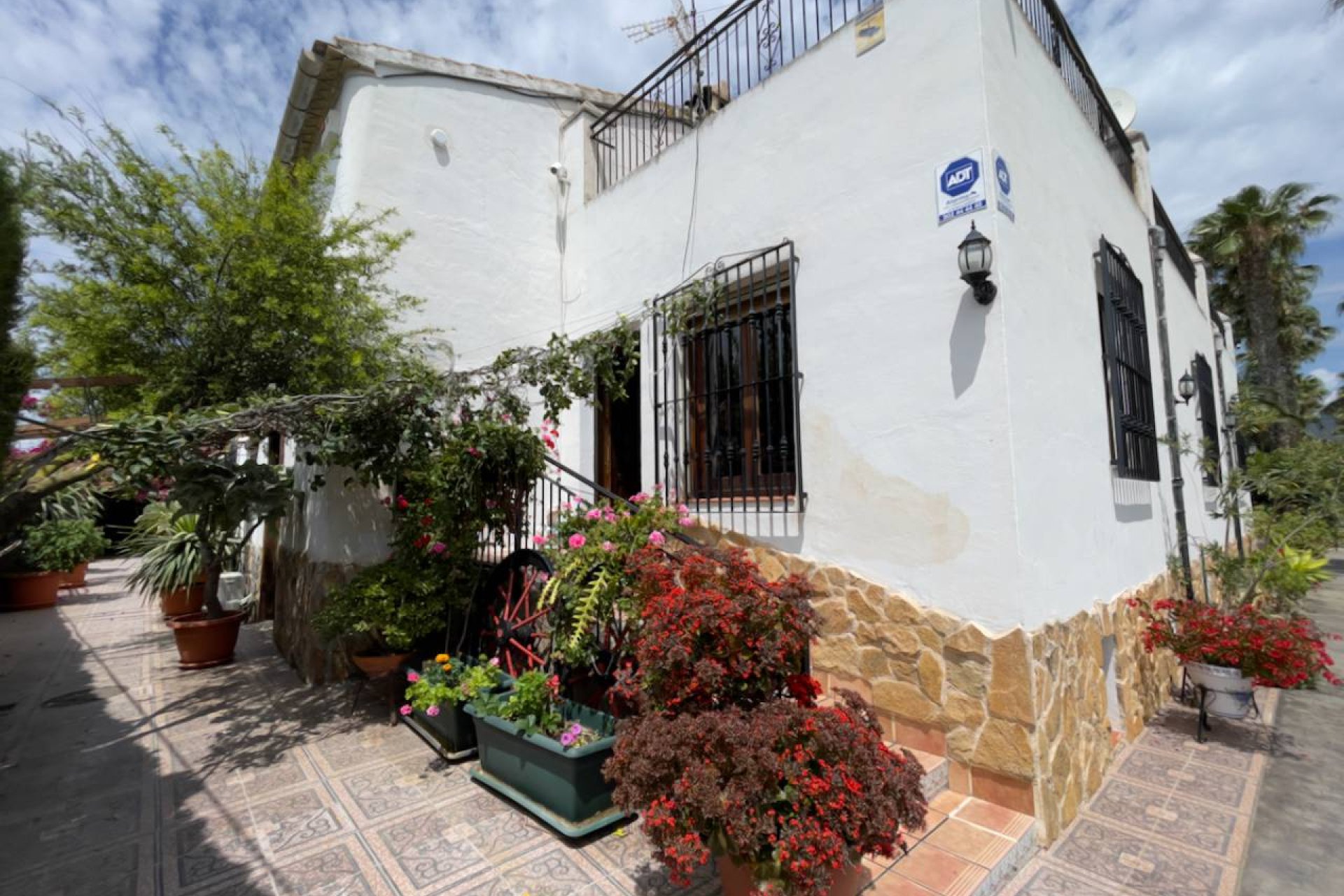 Finca única en venta en Orihuela con 8 dormitorios, piscina privada y amplia parcela