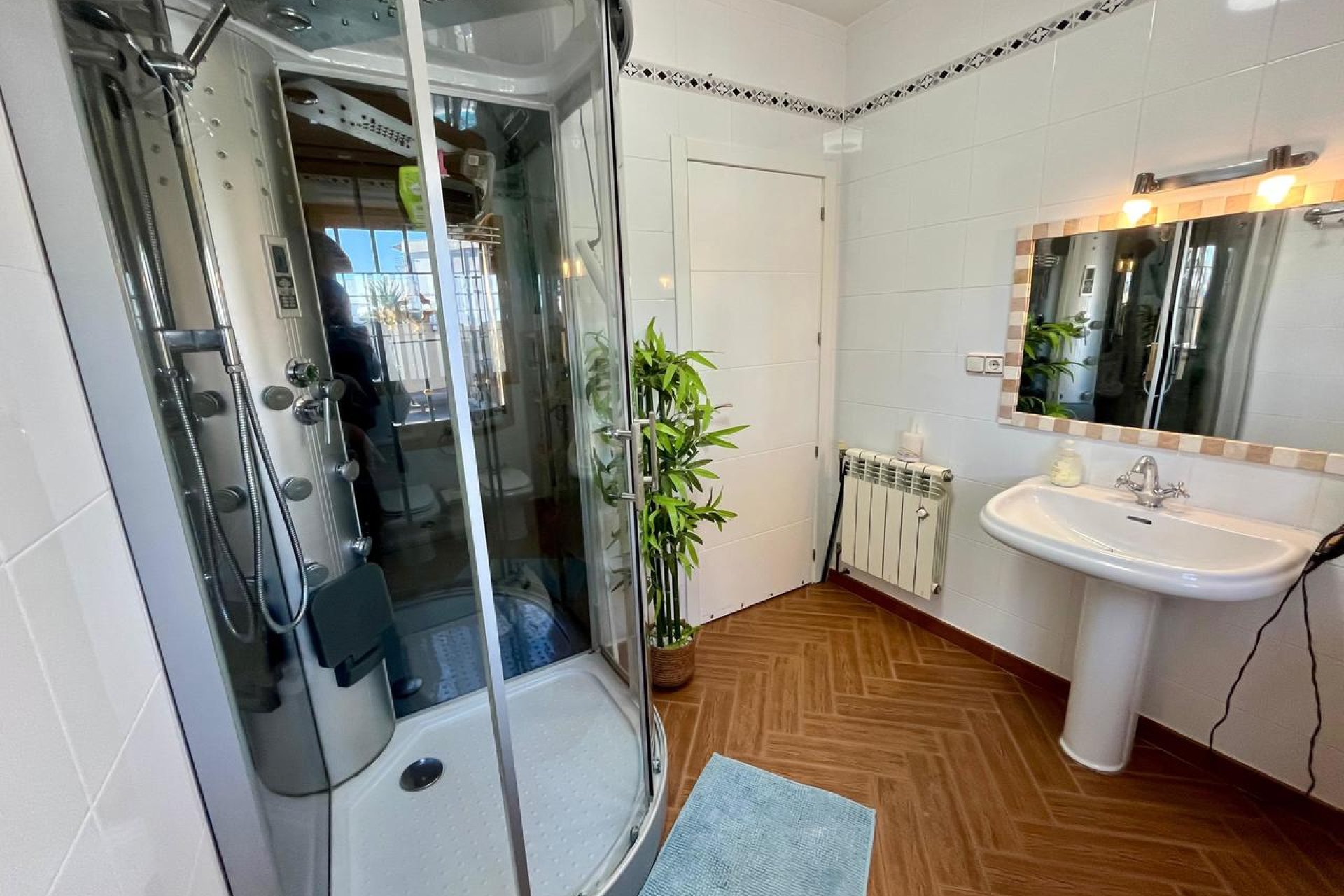 Finca with a private pool, hot tub, and mountain views near Fortuna, Murcia