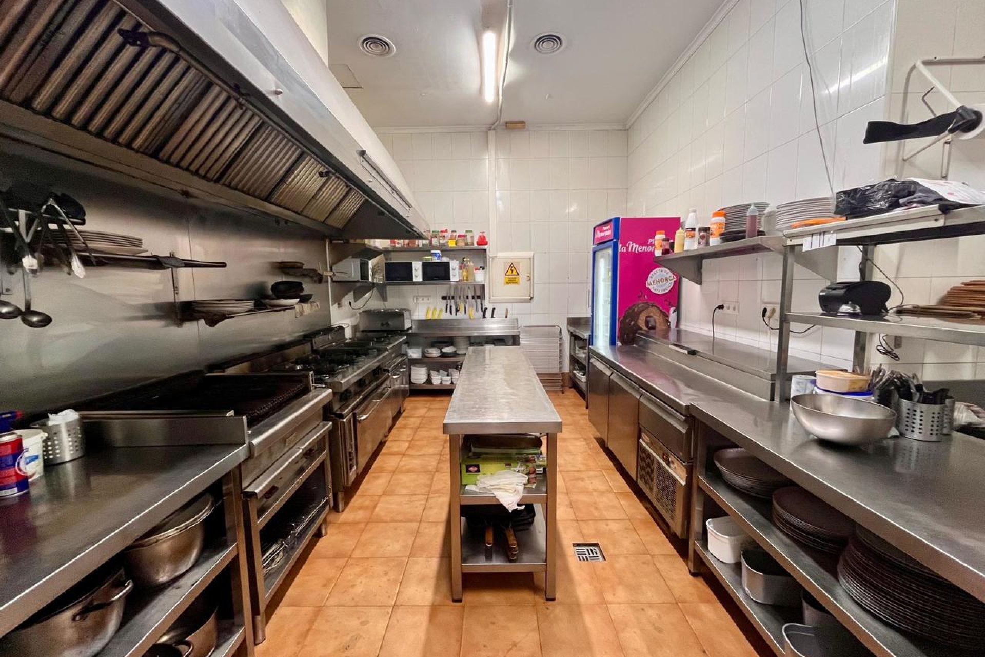 For Sale: Successful restaurant in El Raso, Guardamar – 320 m², fully furnished