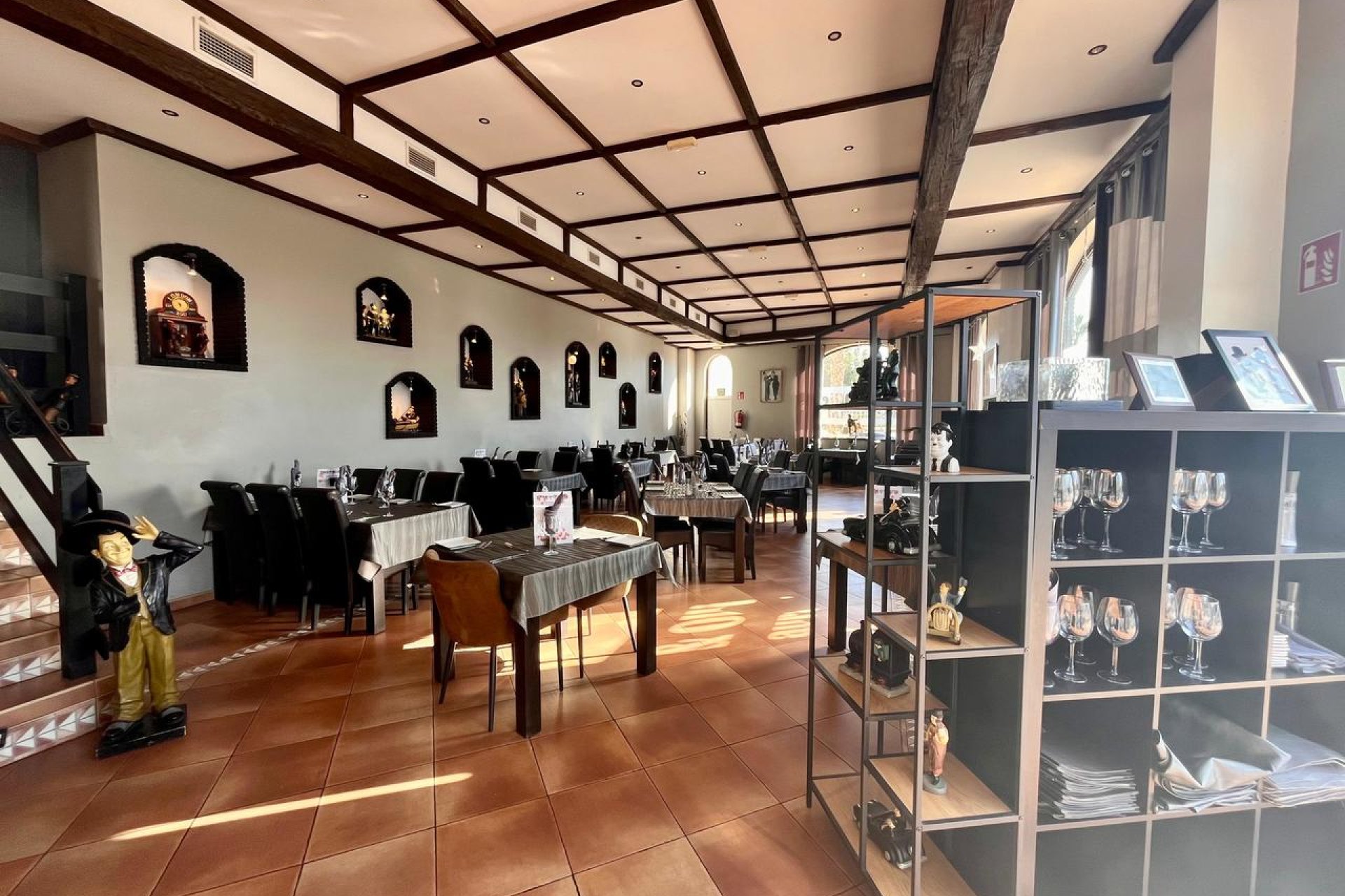 For Sale: Successful restaurant in El Raso, Guardamar – 320 m², fully furnished