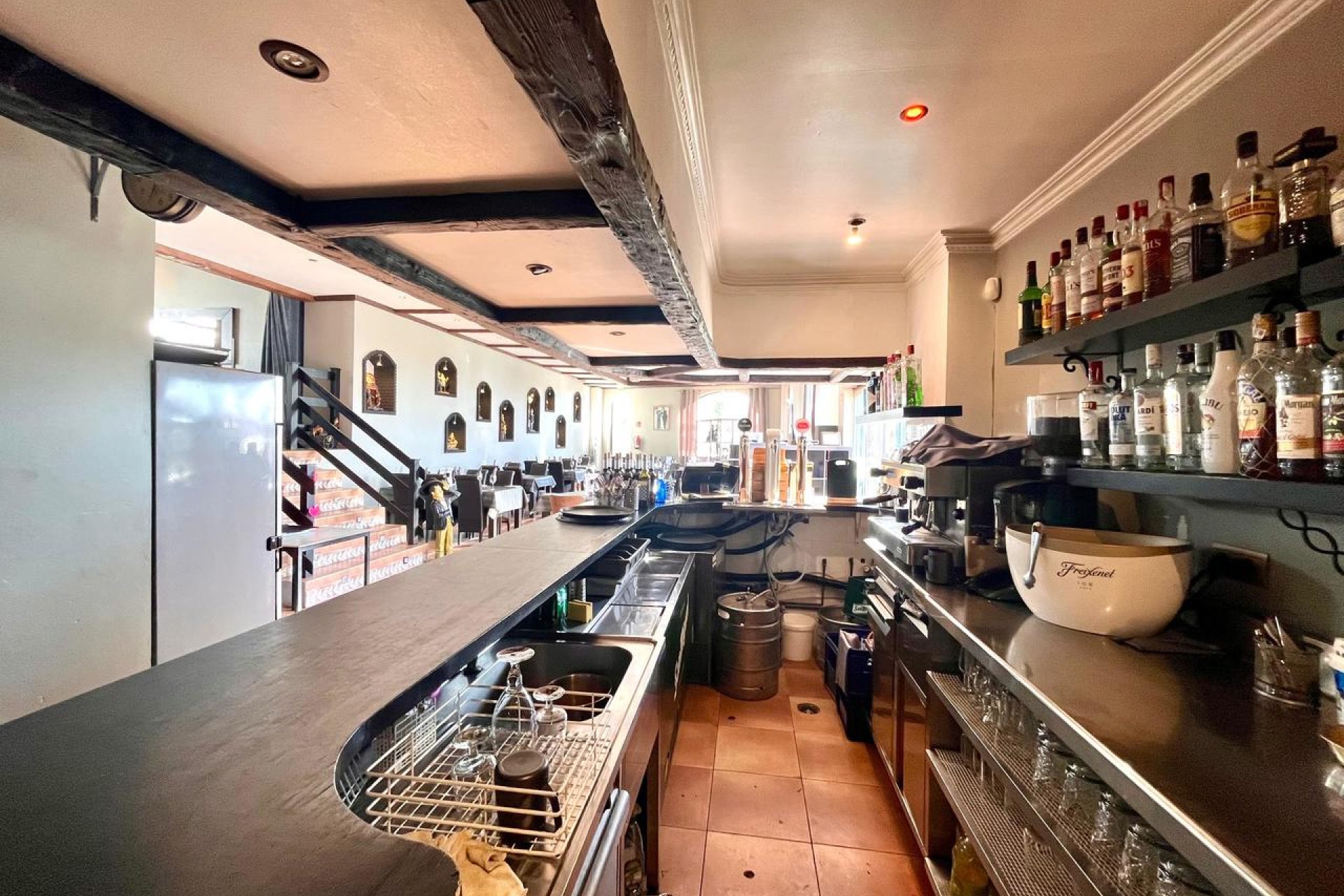 For Sale: Successful restaurant in El Raso, Guardamar – 320 m², fully furnished