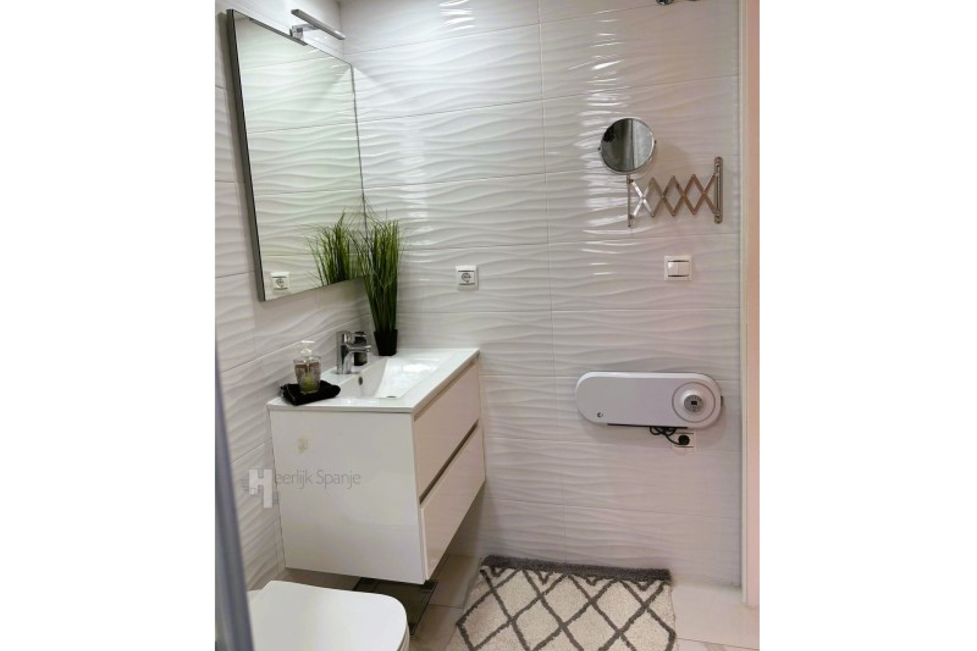 Gelijkvloers appartement met 290m² terras nabij strand in Guardamar del Segura