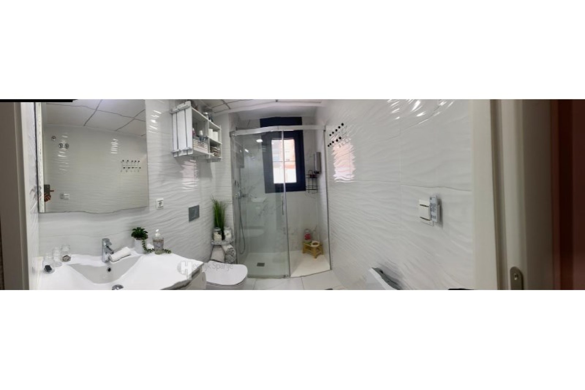 Gelijkvloers appartement met 290m² terras nabij strand in Guardamar del Segura